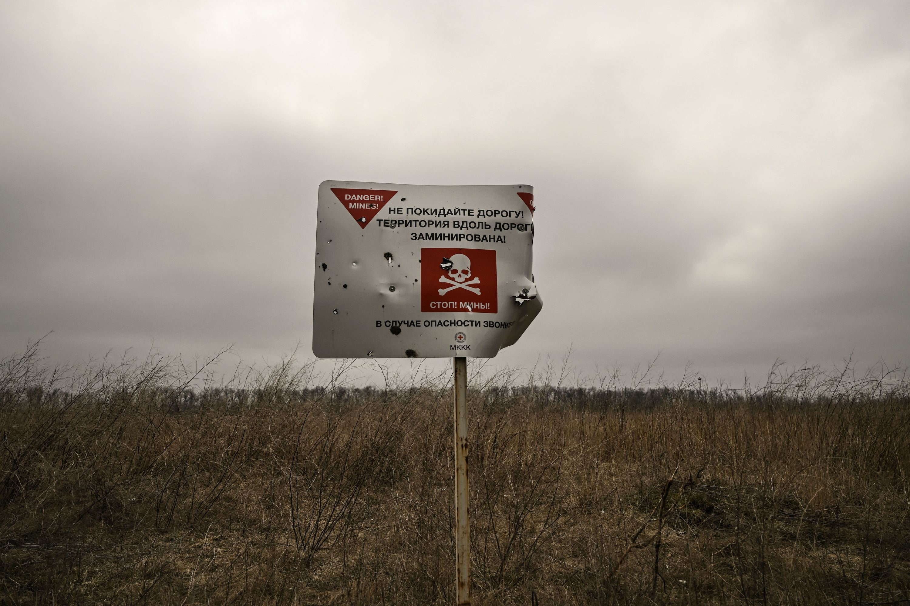 Etwa ein Drittel des Landes ist mit Minen verseucht.