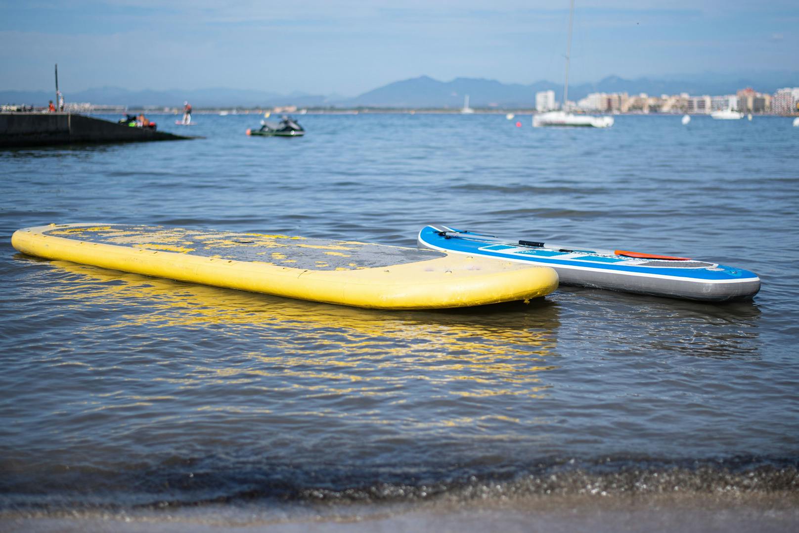 Die 17-jährige Erica trieb auf einem Stand-Up-Paddle die ganze Nacht im Atlantik.