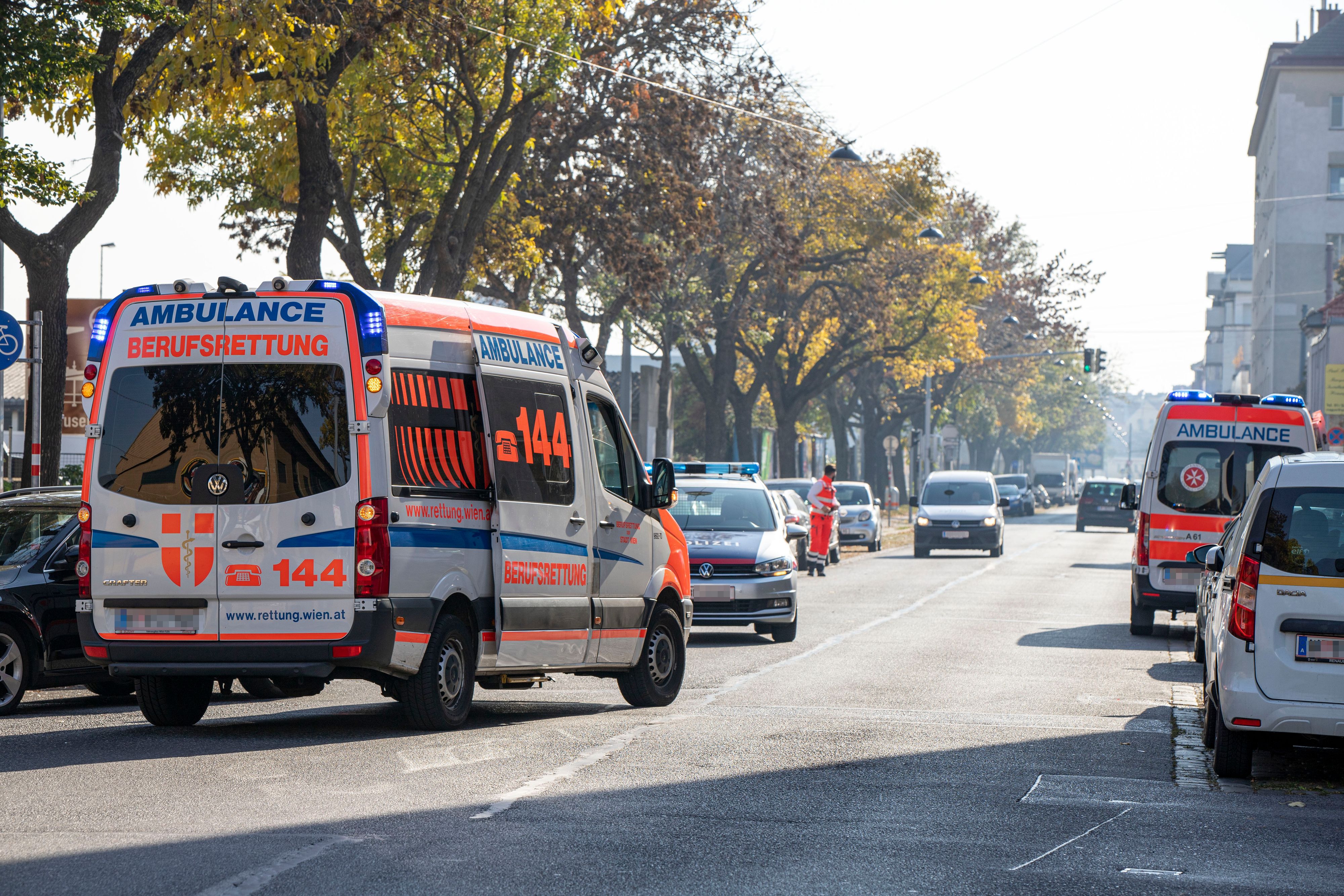 Der Rettungsdienst alarmierte die Polizei. Archivbild.