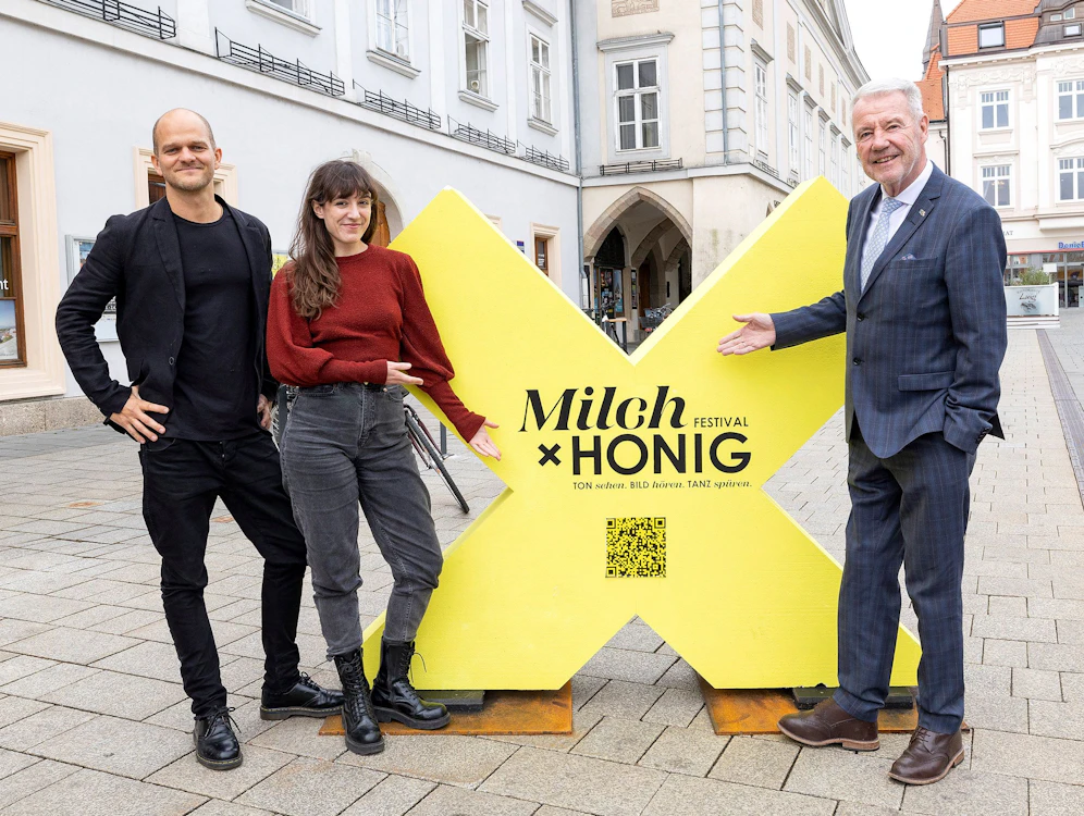 Festival-Intendant Christoph Zimper (links) mit Flötistin Nika Baumann und Bürgermeister Klaus Schneeberger&nbsp;