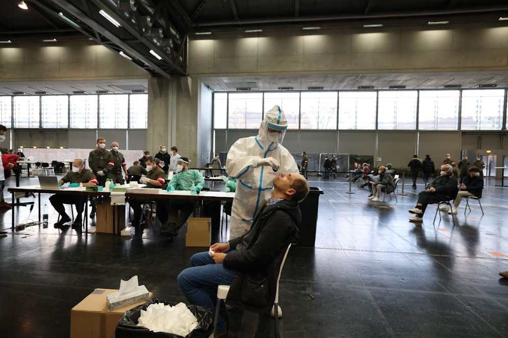 Alleine das Corona-Testen ohne Schulen und Unternehmen hat Österreich über vier Milliarden Euro gekostet.