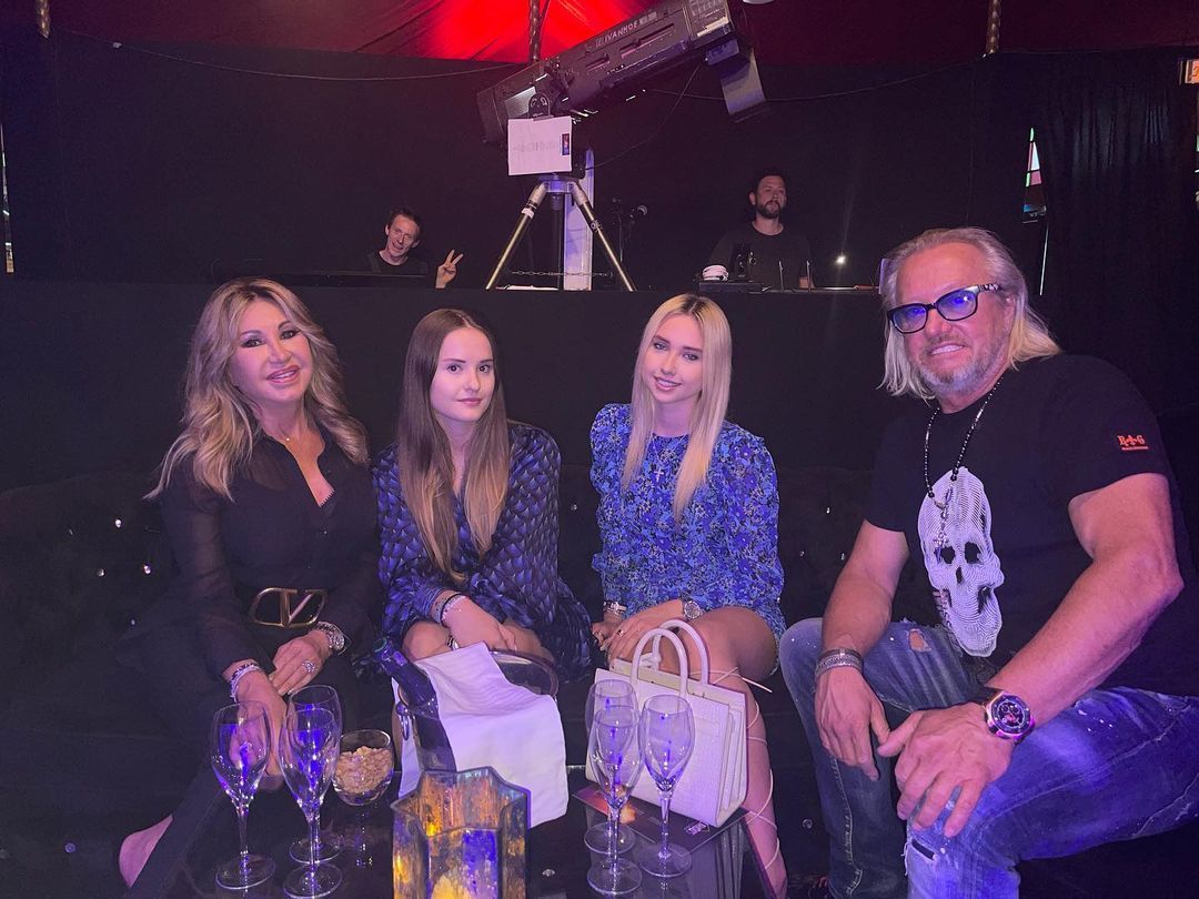 Familie Geiss lässt sich operieren.