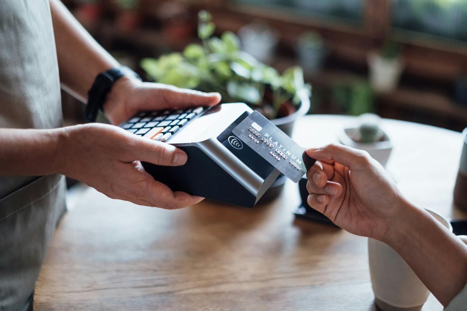 Kreditkarten-Preise steigen um bis zu 15 Prozent