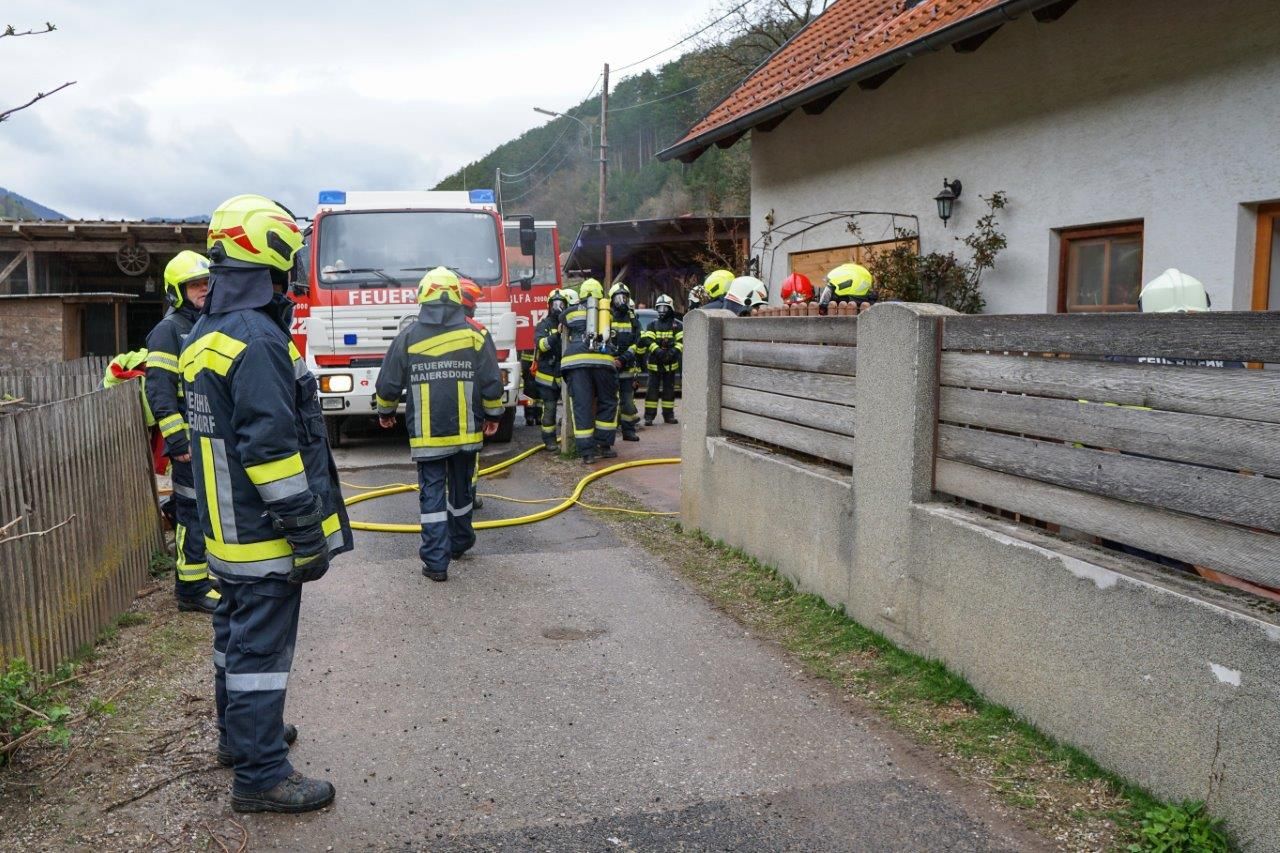 Drei Verletzte Nach Wohnhausbrand In Höflein Im Spital | Heute.at