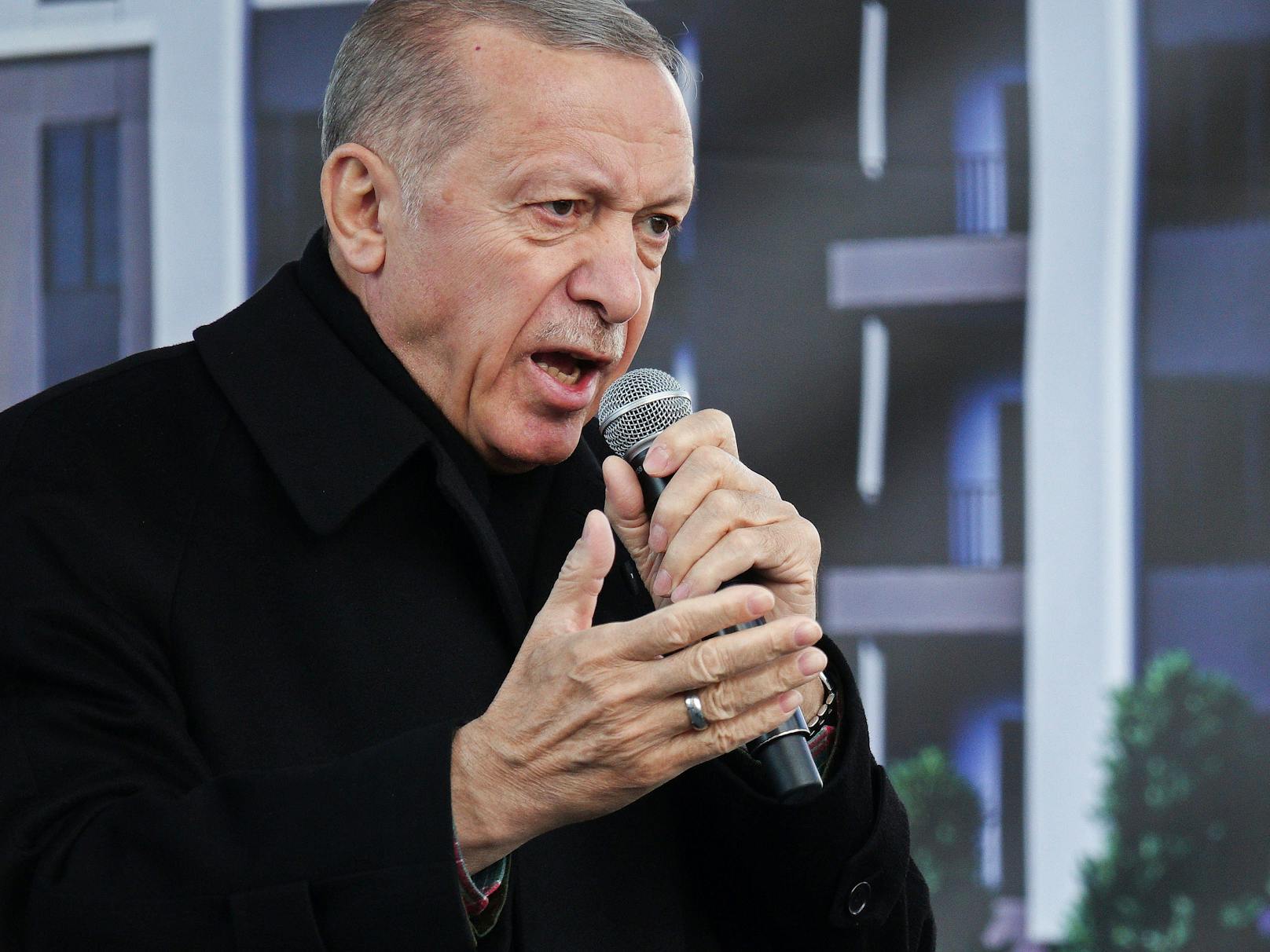 Der türkische Präsident Recep Tayyip Erdogan attackiert die LGBTQ-Community. 