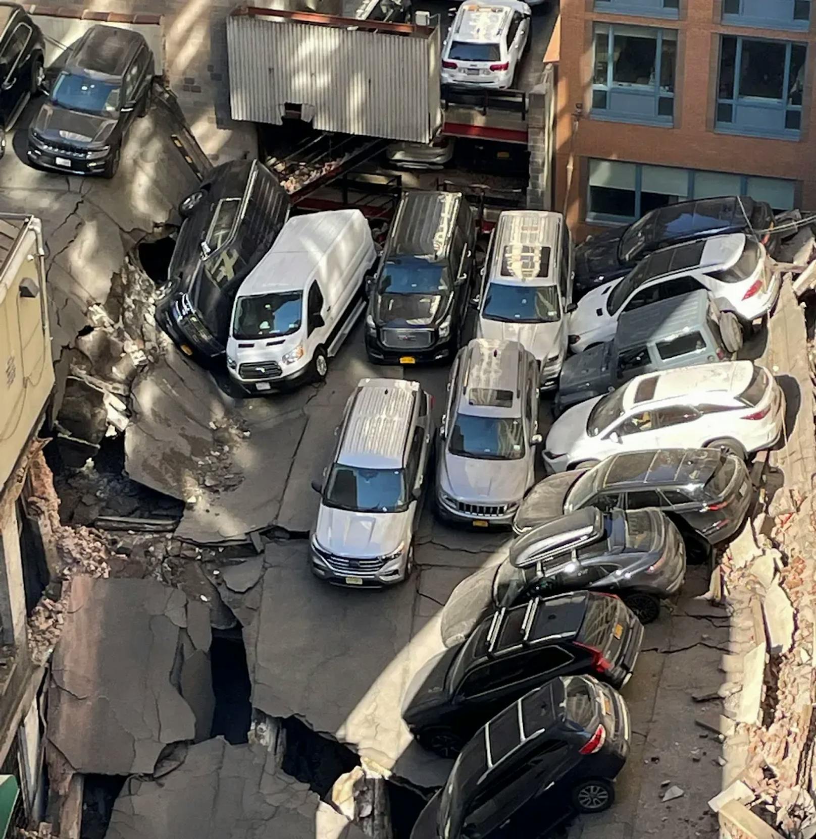 "Wie ein Erdbeben" – Parkhaus in New York eingestürzt