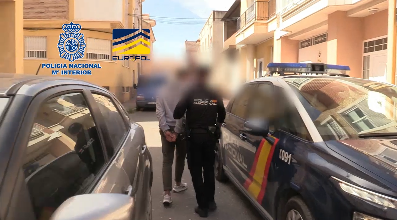 14 mutmaßliche Bandenmitglieder wurden bei einem Großeinsatz festgenommen.