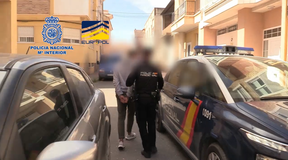 14 mutmaßliche Bandenmitglieder wurden bei einem Großeinsatz festgenommen.