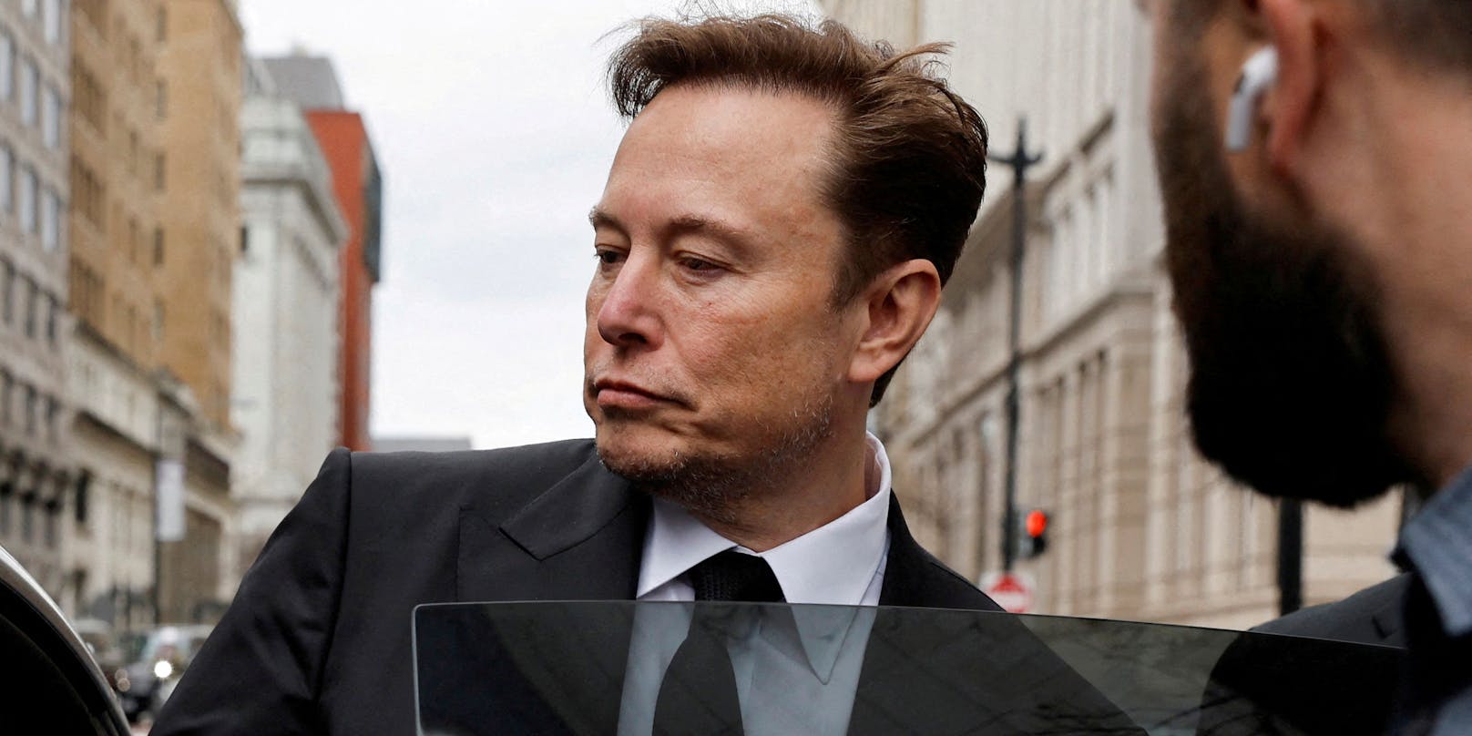 Elon Musk wird die Führung über Twitter in einigen Wochen abgeben.