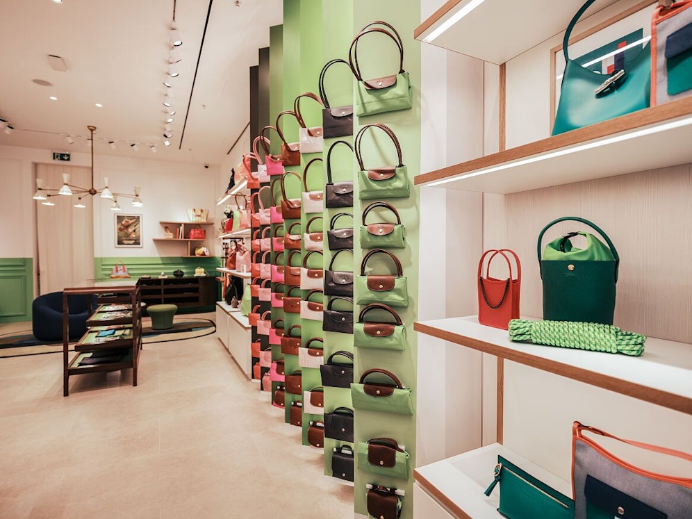 Ein echter Hingucker: die Handtaschen der französischen Luxusfirma Longchamp.