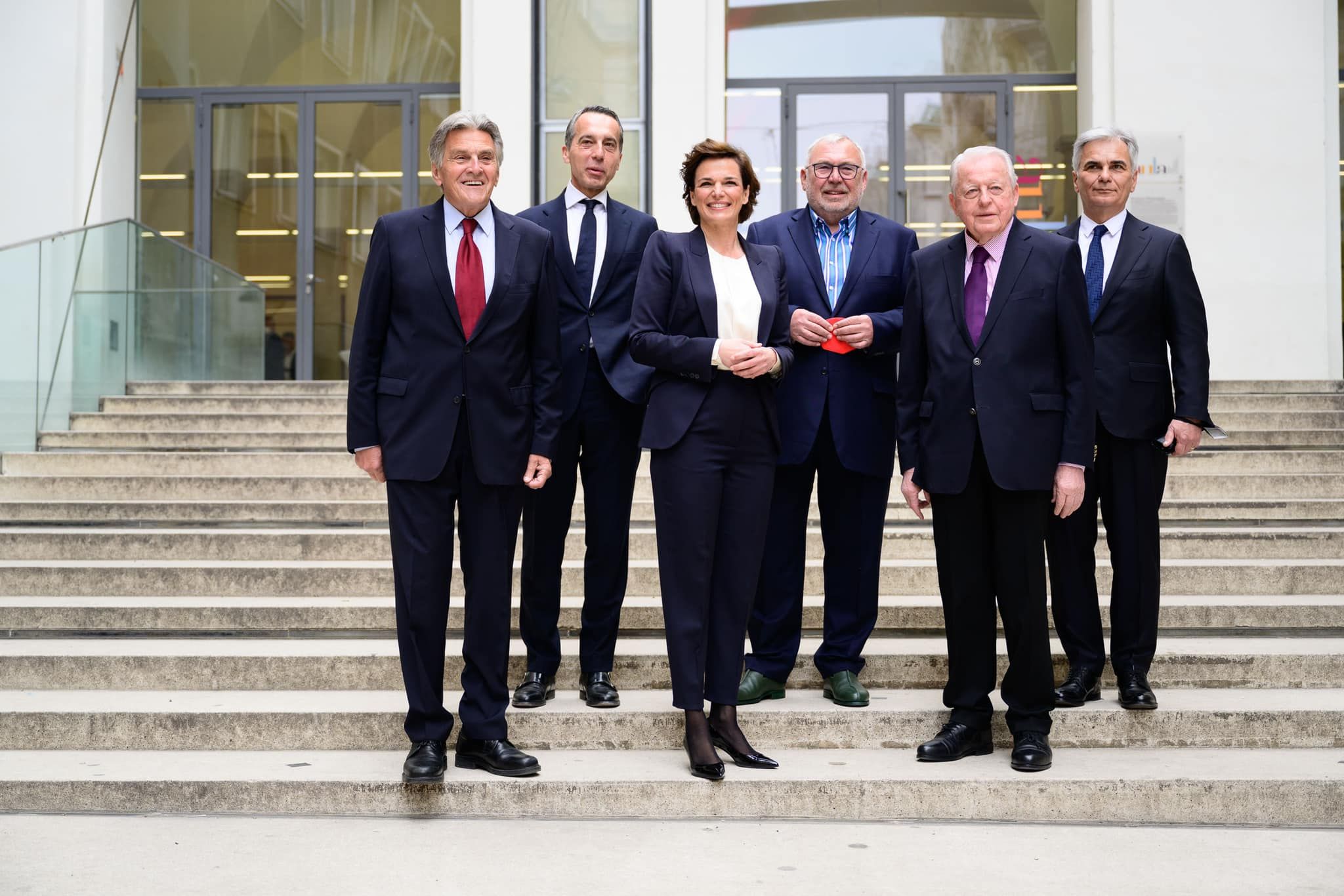 Rendi-Wagner bekommt prominente Unterstützung im Kampf um den Partei-Vorsitz, der ehemalige SPÖ-Kanzler Christian Kern schweigt als einziger.