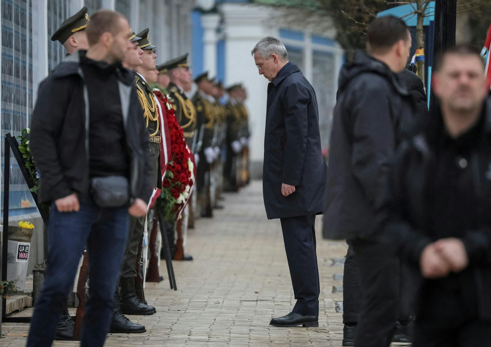 NATO Secretary-General Jens Stoltenberg visits the Wall of Remembrance to pay tribute to killed Ukrainian soldiers, amid Russia's attack on Ukraine, in Kyiv, Ukraine April 20, 2023. REUTERS/Gleb Garanich