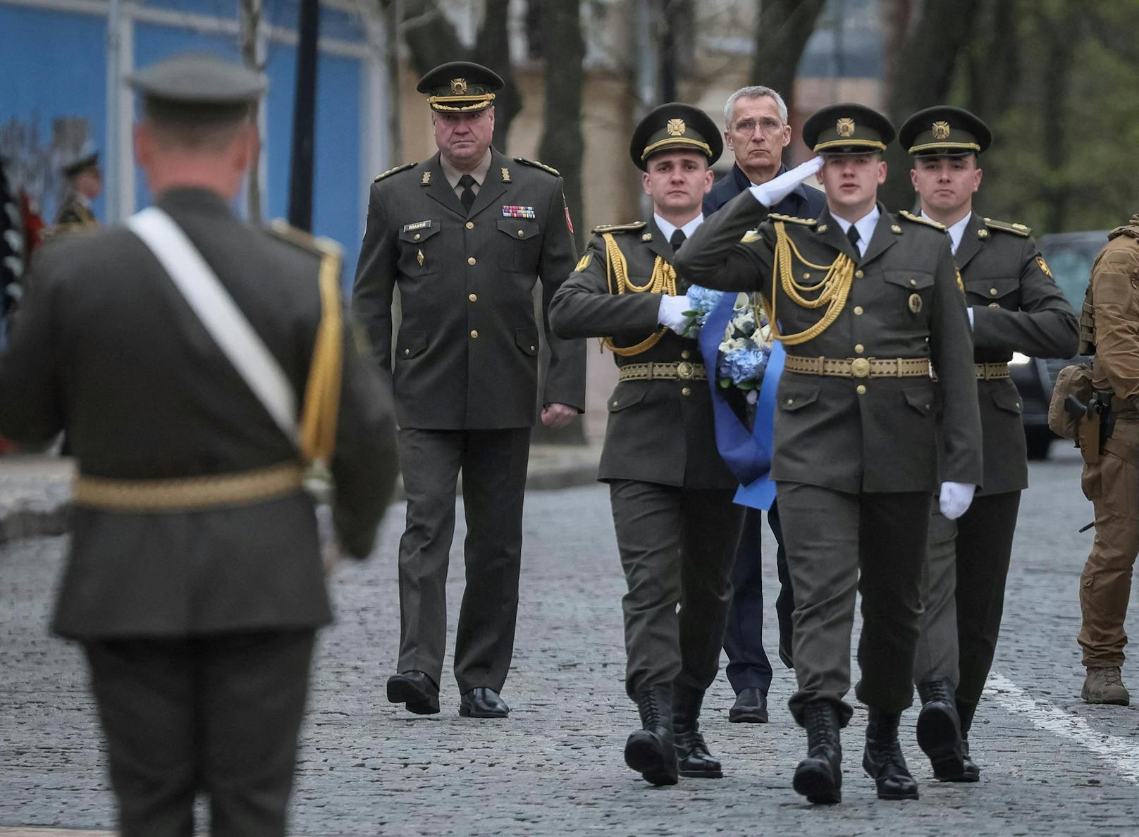 Am Donnerstag stattet NATO-Generalsekretär Jens Stoltenberg der Ukraine einen für die Öffentlichkeit unerwarteten Besuch ab.