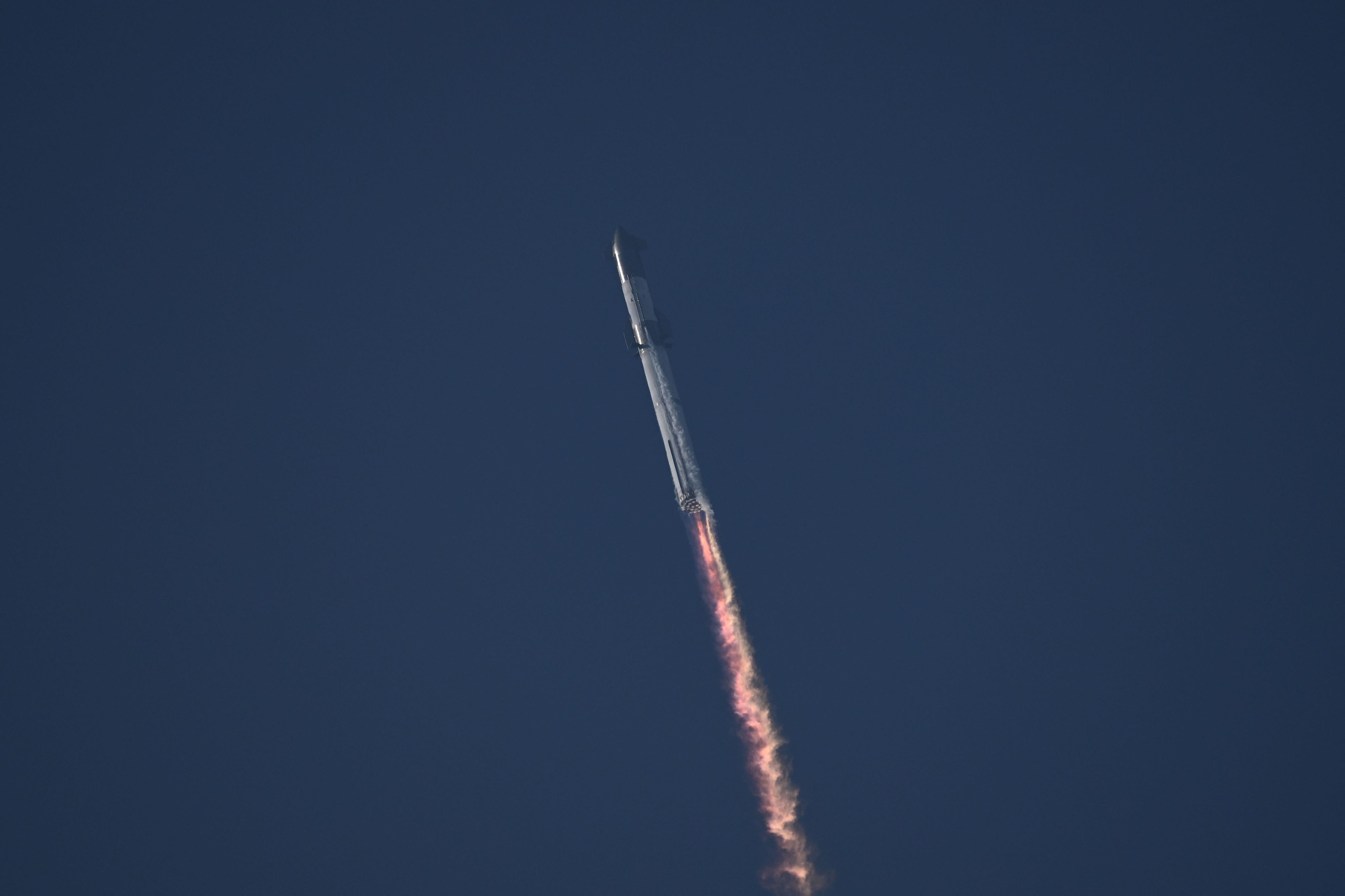Der Start der Rakete gelang noch nach Plan, doch nach wenigen Sekunden explodierte sie. 
