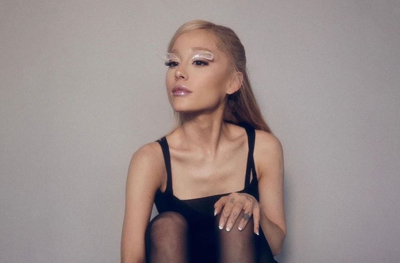 In einem TikTok-Video betont Sängerin Ariana Grande, dass man in Bezug auf den Körper von anderen eine fürsorglichere Haltung einnehmen soll. 