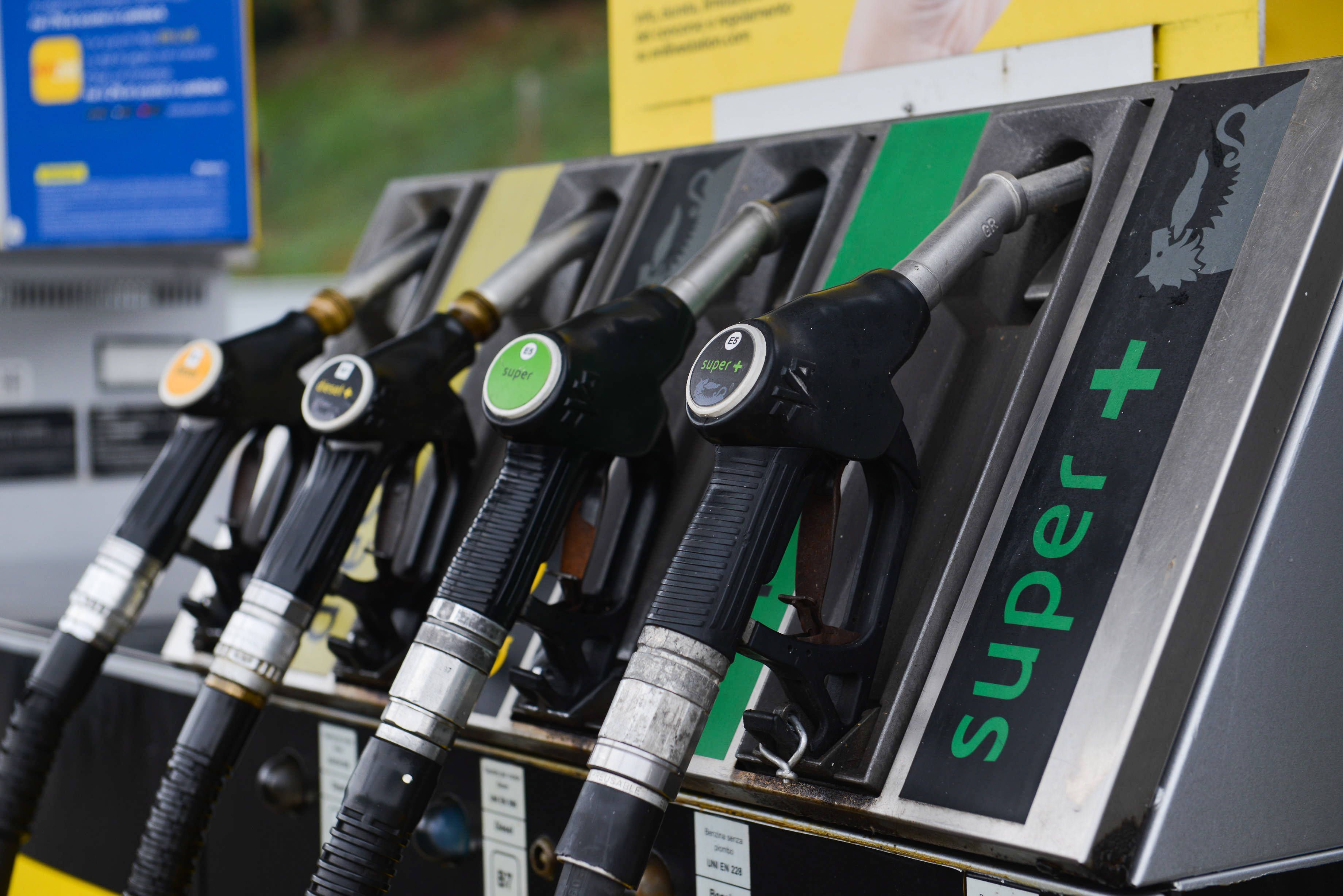 Wer derzeit tankt muss wieder tiefer in die Tasche greifen als noch vor ein paar Wochen. 