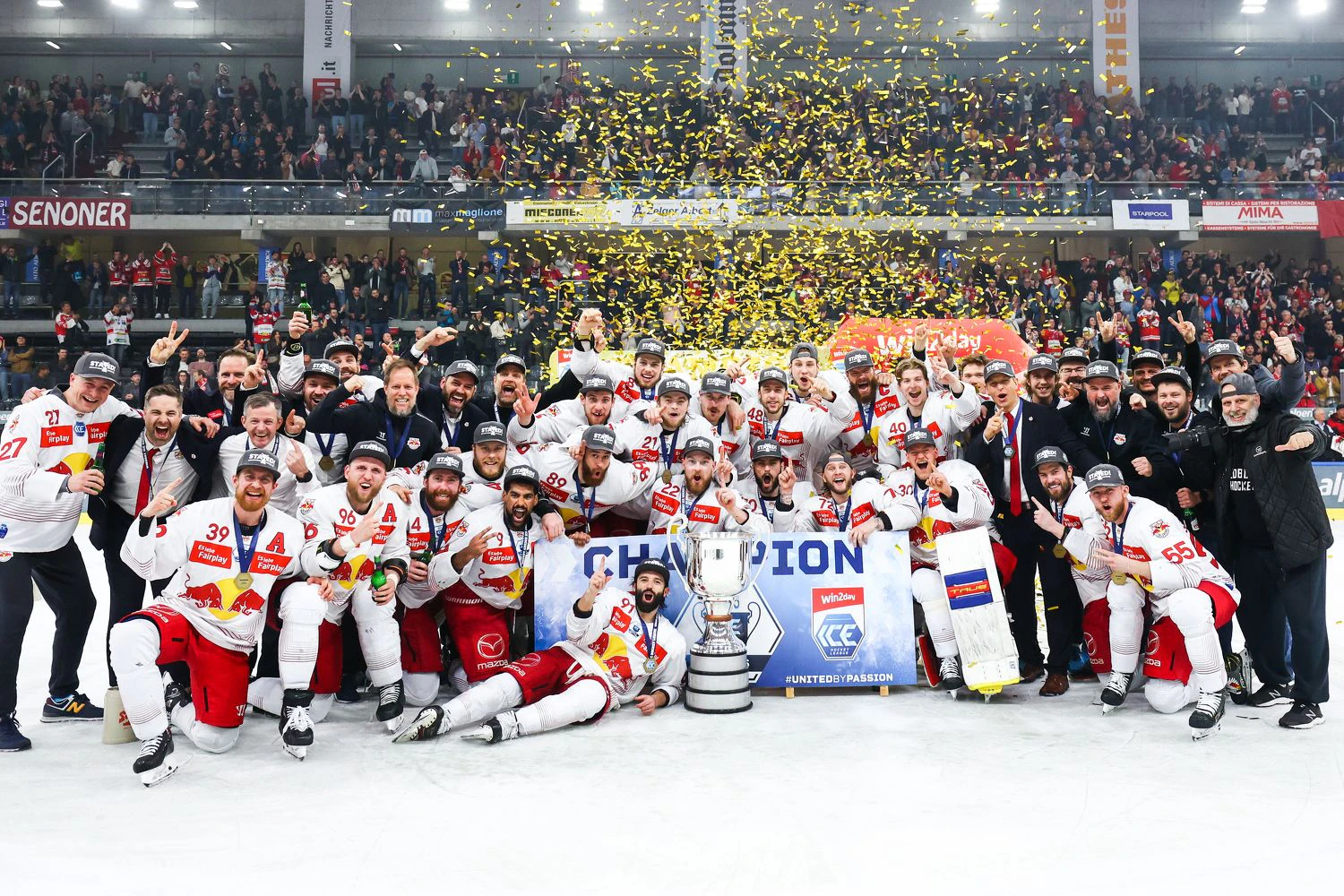 Die Red Bulls Salzburg haben die ICE Hockey Liga gewonnen, dachten dabei auch an den verstorbenen Didi Mateschitz. 