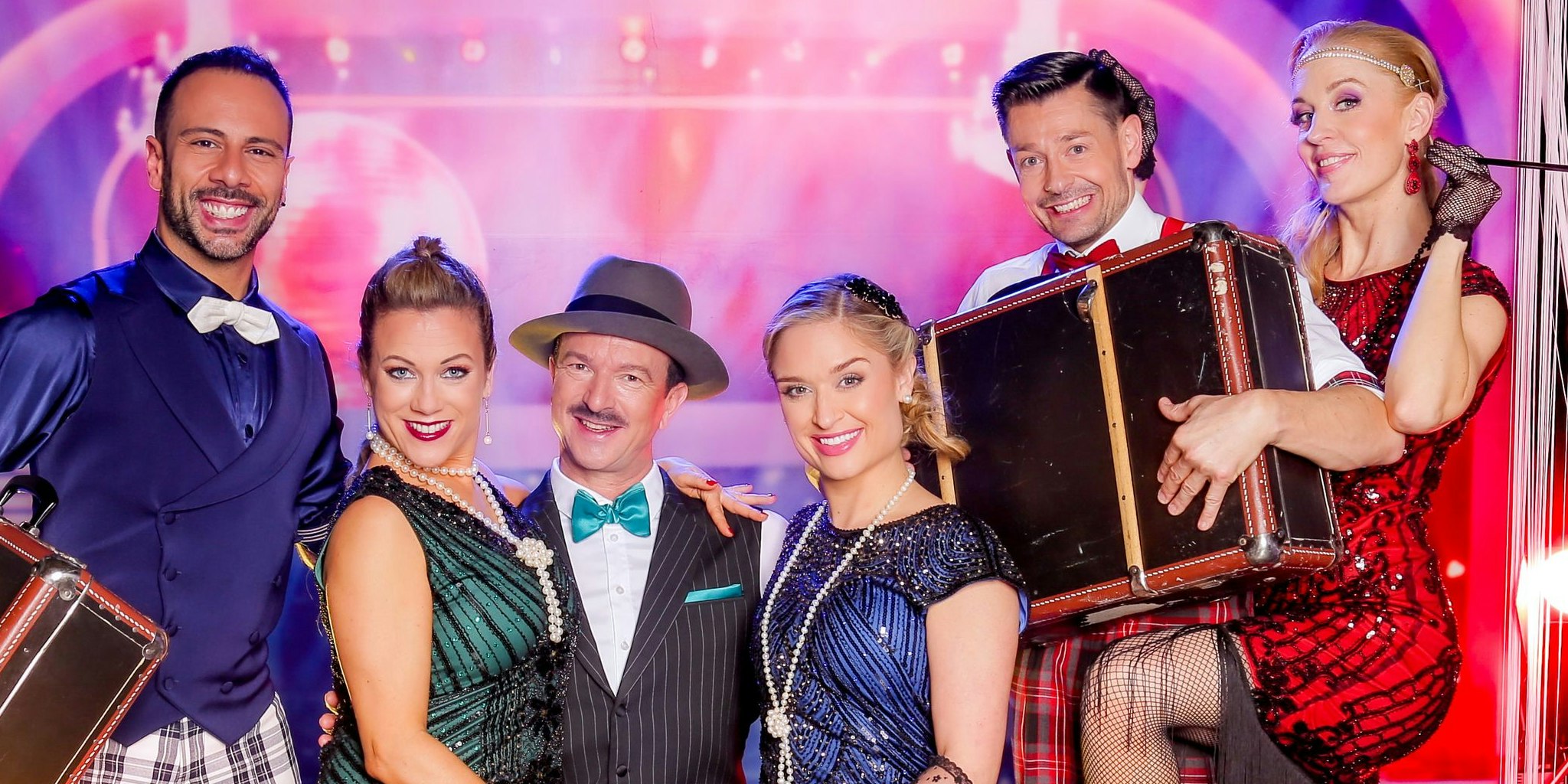  Die "Dancing Stars" müssen heute zwei Tänze absolvieren. Einen Solotanz (ihren Magic Moment) und einen Staffeltanz. 