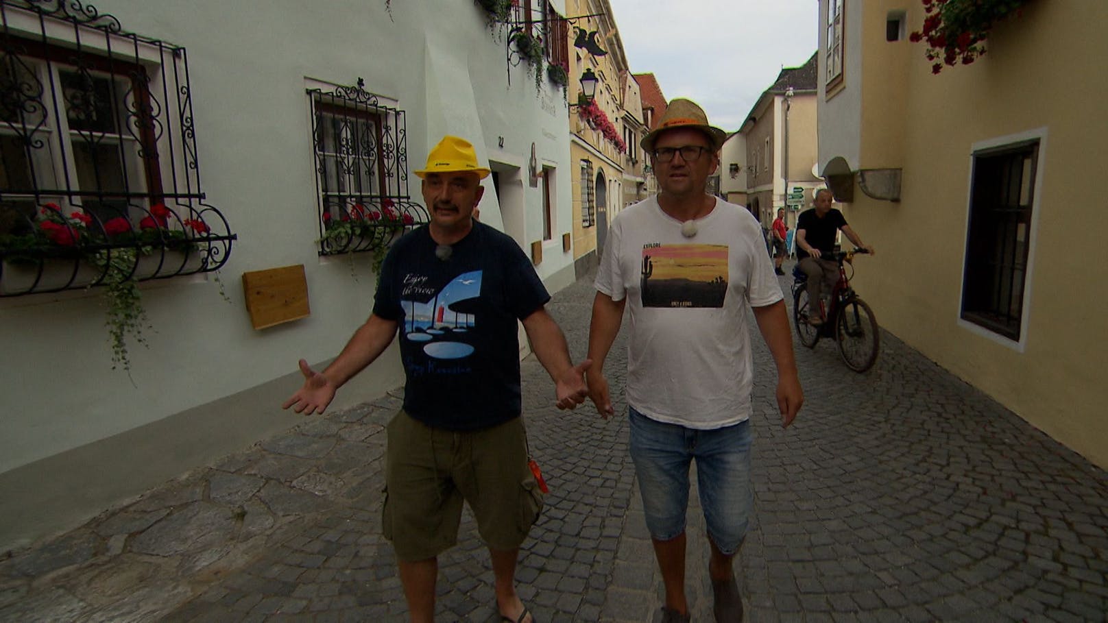 Klaus und Leo sind auf ihrer Niederösterreich-Tour mit dem Camper in der Wachau in Dürnstein angekommen. Es soll endlich klappen mit der Liebe für Klaus und bei einem Spaziergang mit Freund und "Love Coach" Leo zeigt sich eine Münchnerin interessiert.