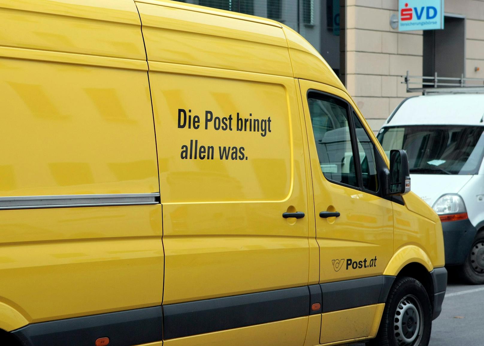 Die Bürger fordern eine vollwertige Poststelle in Groß-Enzersdorf.