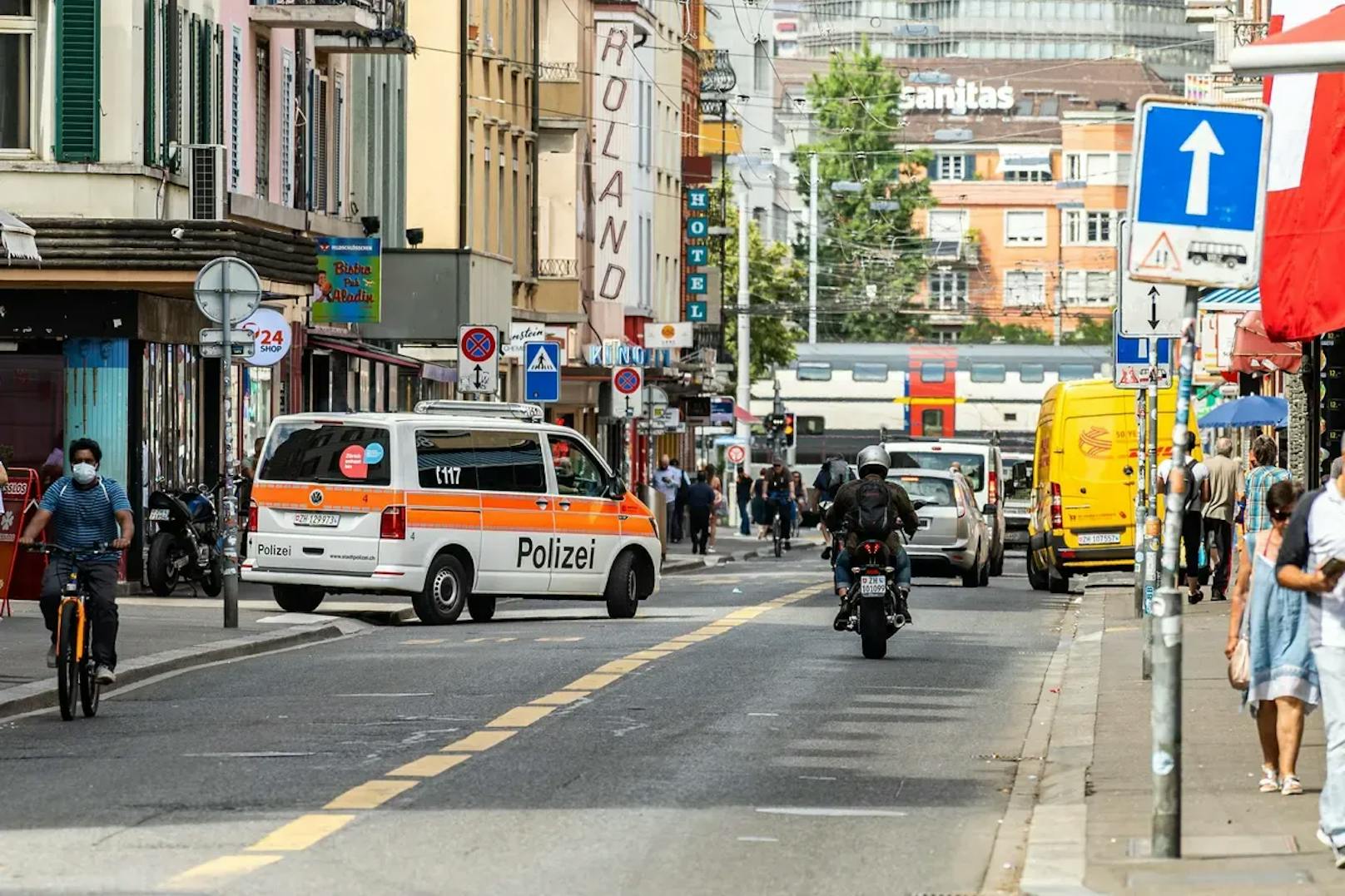 Laut einem Zürcher Anwalt kam es bei zwei Fällen, die er betreute, zu Auffälligkeiten bei den Gerichtsverhandlungen, die nur durch den Einsatz von Gesichtserkennungssoftware geklärt werden konnten.