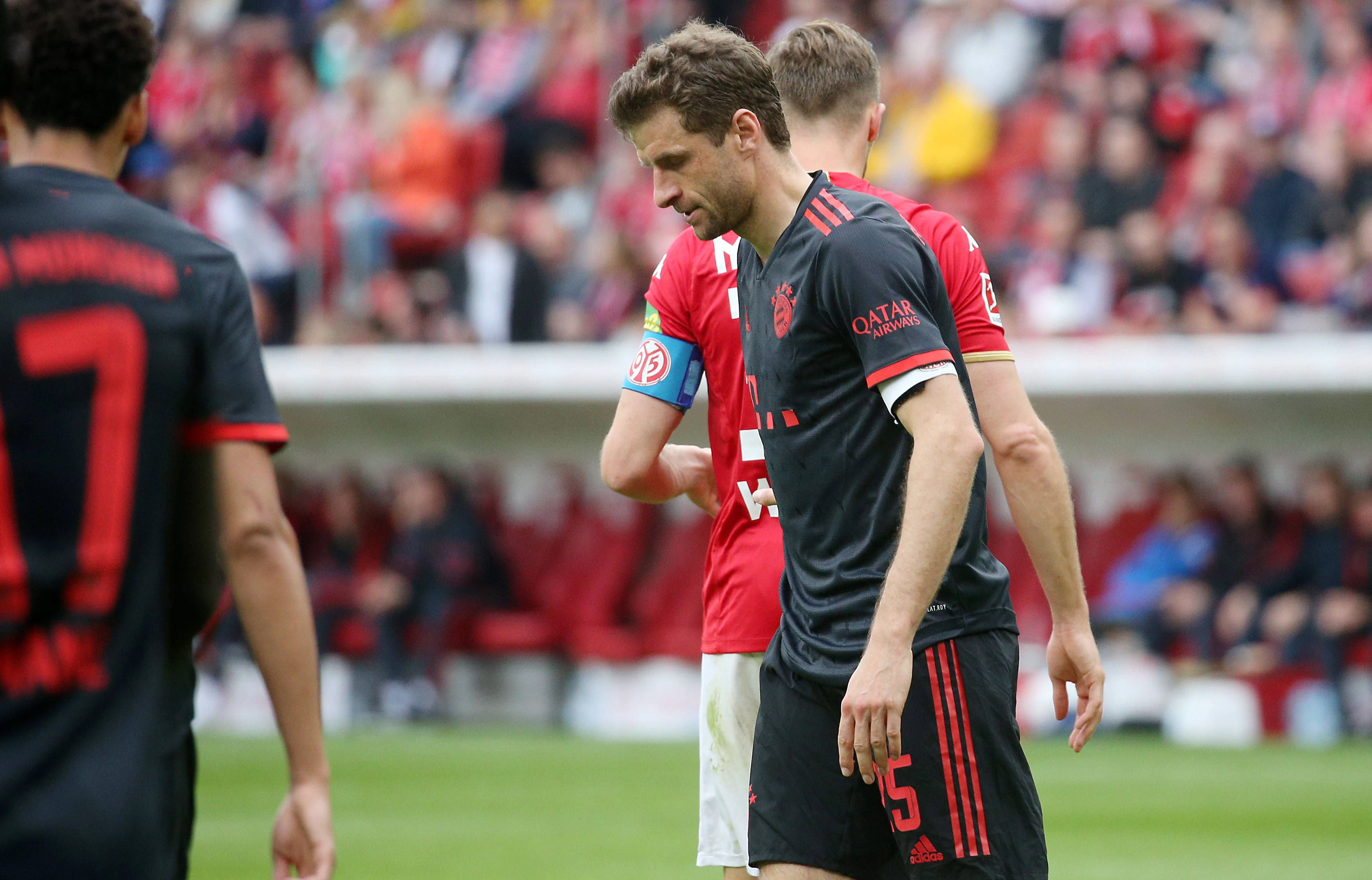 Thomas Müller zeigt sich nach der Leistung seiner Bayern fassungslos. 