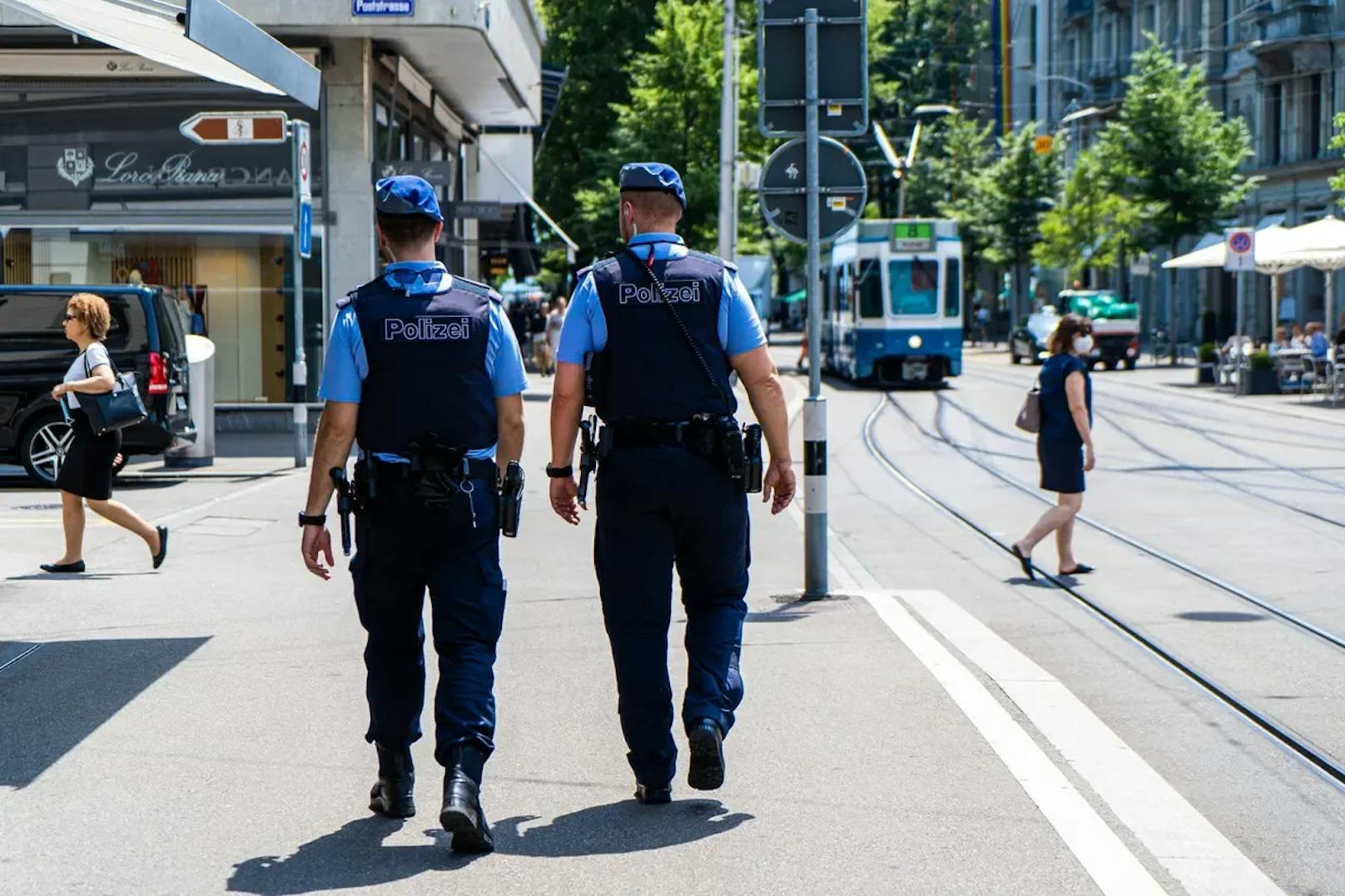 Die Stadtpolizei Zürich und die Kantonspolizei St. Gallen stritten ab, je Gesichtserkennungssoftware eingesetzt zu haben.