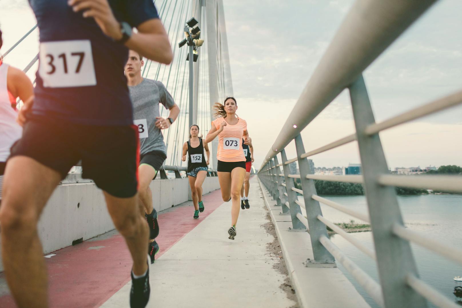 Sonne und Wolken – bestes Laufwetter beim City Marathon