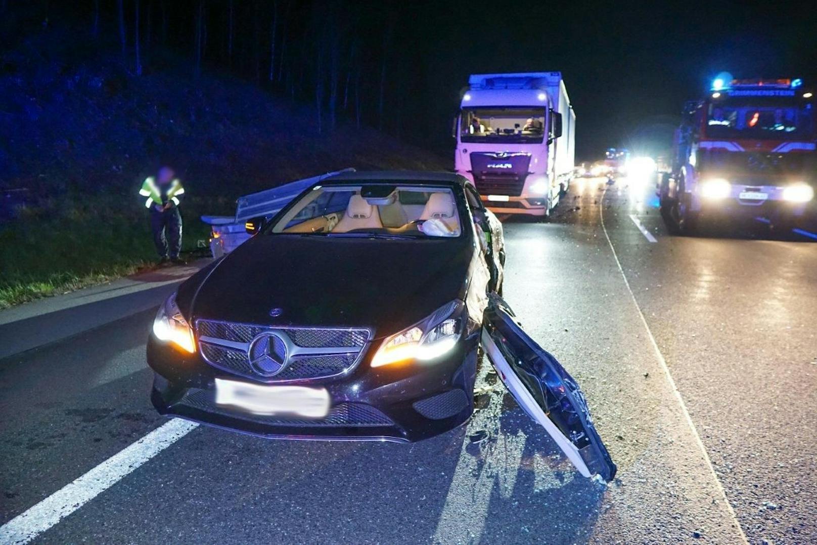 In der Nacht auf Samstag wurden Beamte der Autobahnpolizei Warth sowie der Autobahnmeisterei Warth zu einem gemeldeten Geisterfahrer auf die A2 zwischen dem Knoten Seebenstein und Grimmenstein alarmiert. Kurze Zeit später kam es auf der A2 in Richtung Wien zu einem folgenschweren Geisterfahrerunfall.