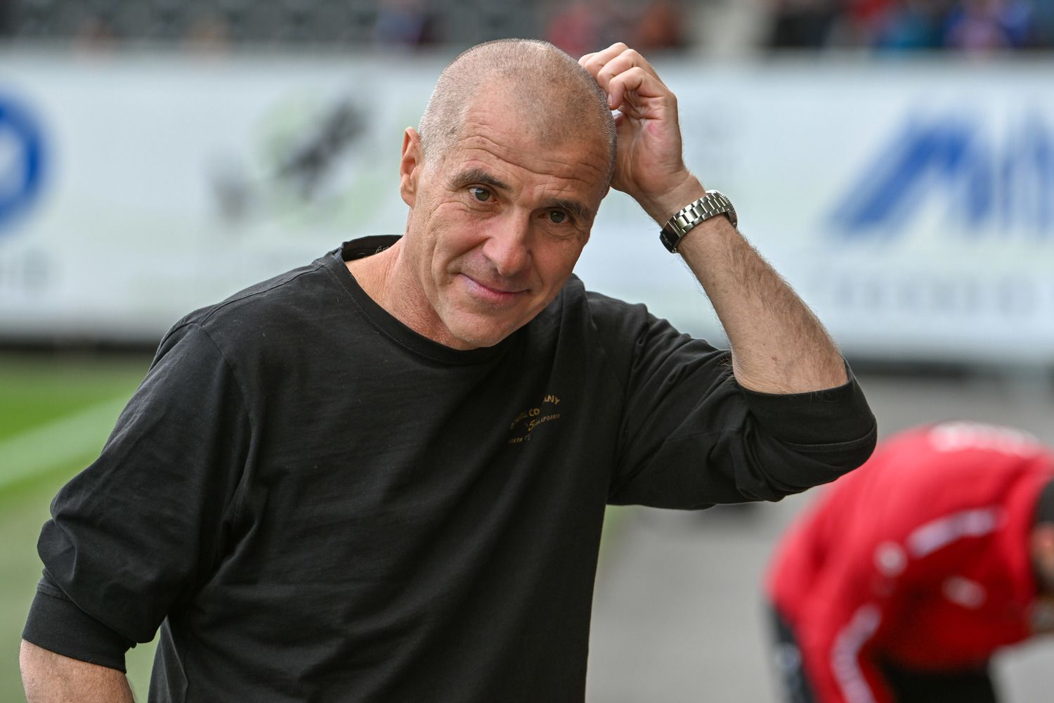 Klaus Schmidt wurde mit einem Wechsel in die Premier League in Verbindung gebracht, nun bezog der Trainer klar Stellung. 