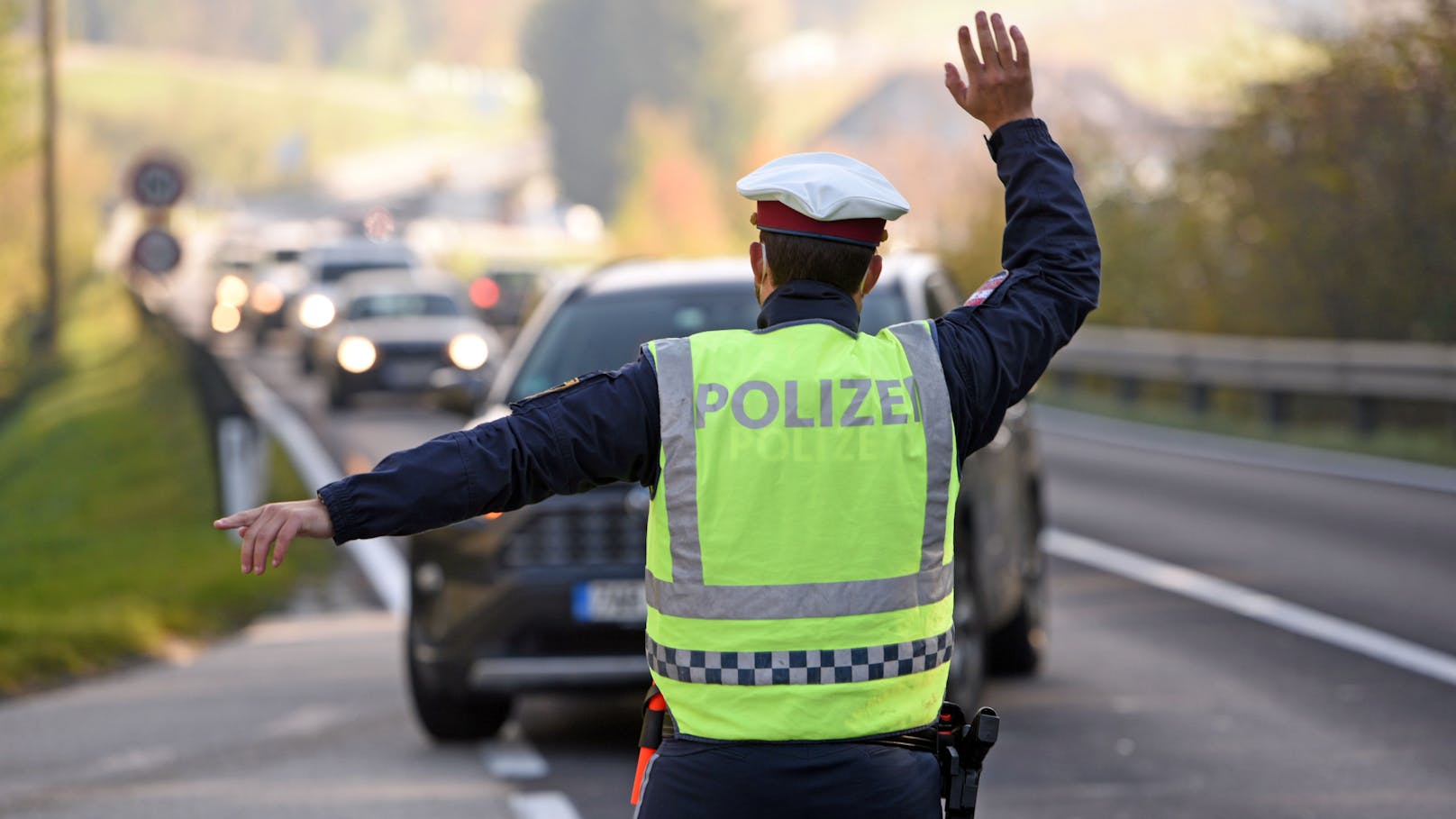 Die Polizei zog den Lenker sofort aus dem Verkehr.