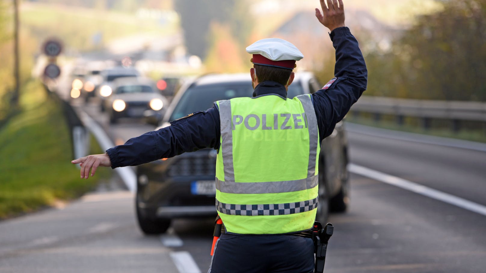 Mann (36) fährt zu langsam – Polizei landet Volltreffer