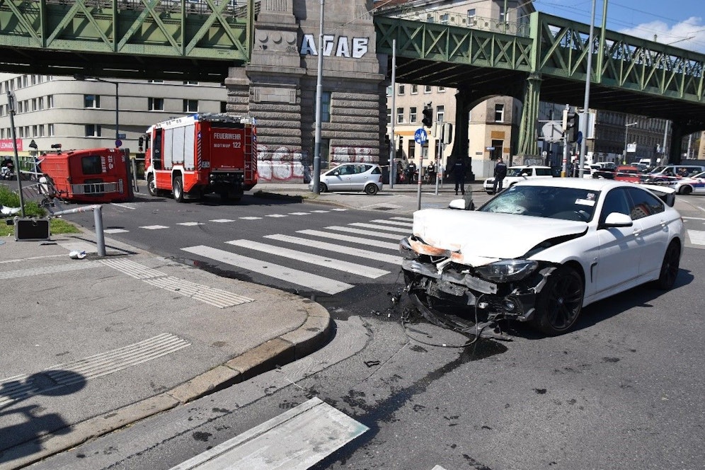 Am Sechshauser Gürtel kam es am Samstag zu einem heftigen Verkehrsunfall.
