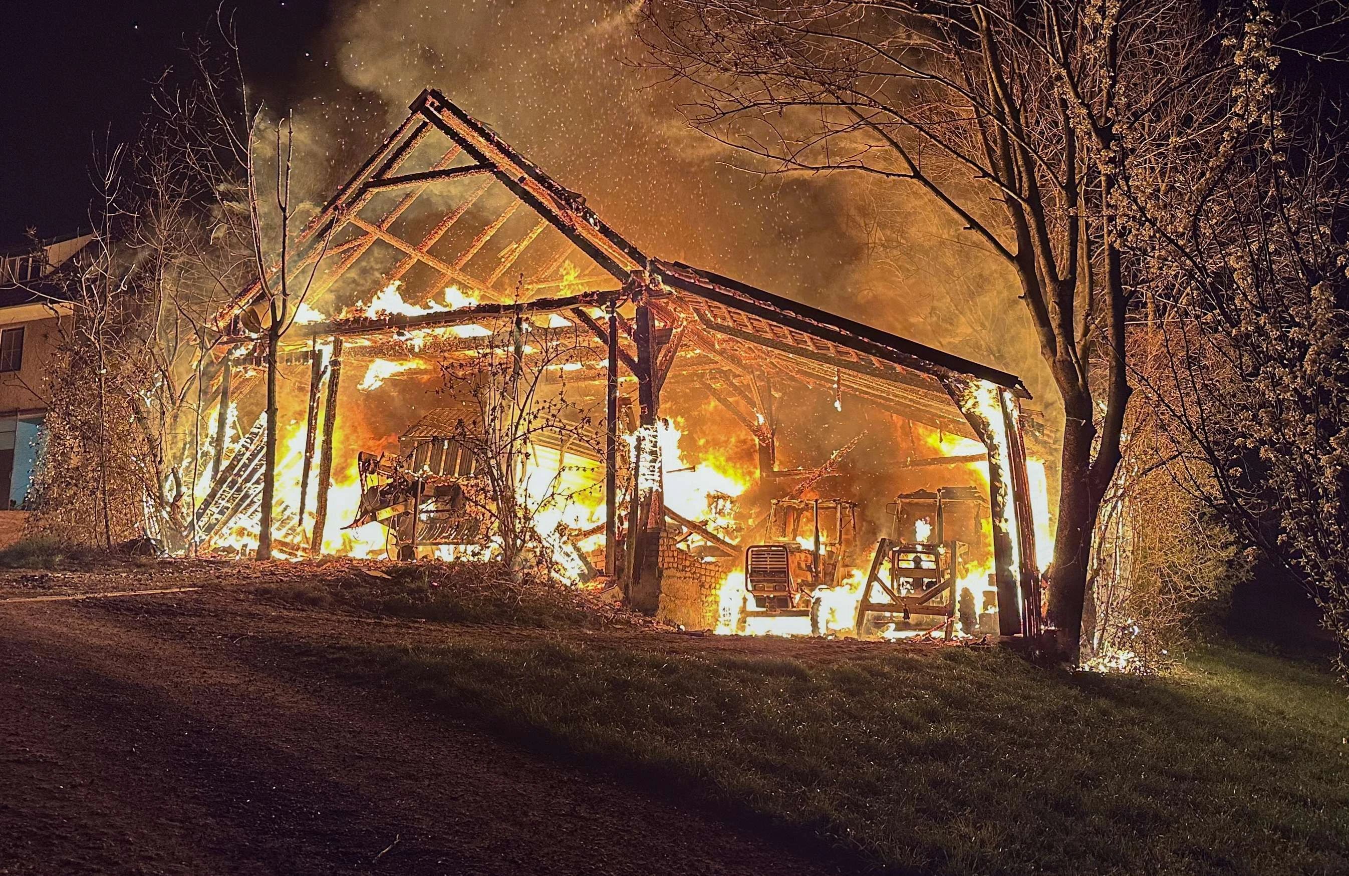 Großbrand im Bezirk Scheibbs: Scheune in Flammen