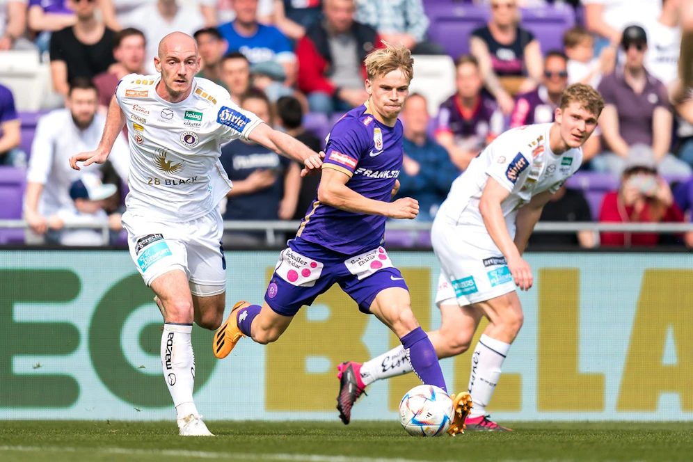 Enger Fight zwischen der Austria aus Wien und jener aus Klagenfurt.