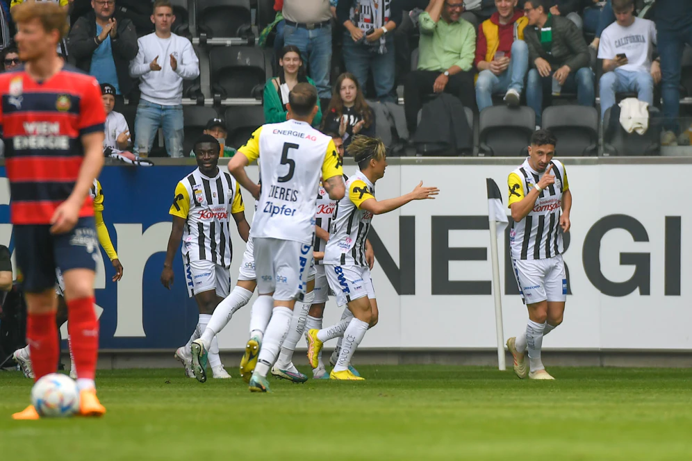 Robert Zulj bringt den LASK gegen Rapid in Führung.