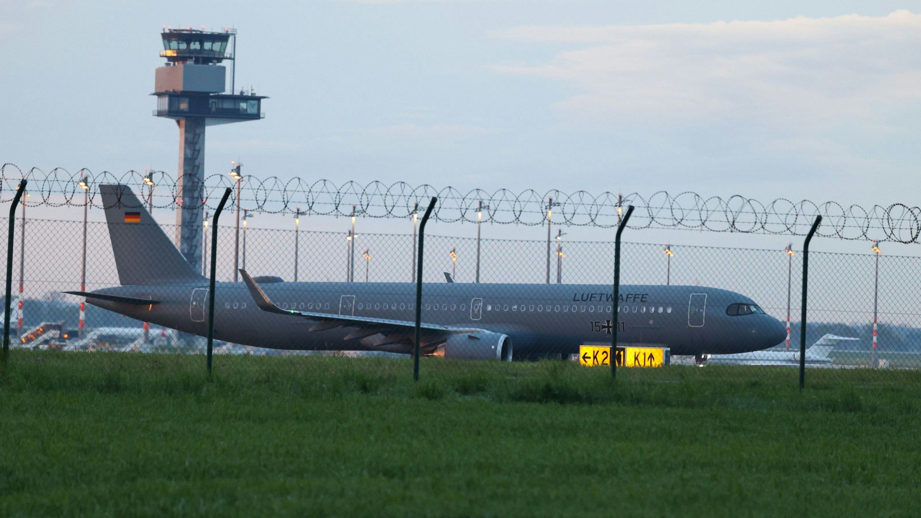 Der erster deutsche Evakuierungsflug aus dem Sudan in Berlin gelandet