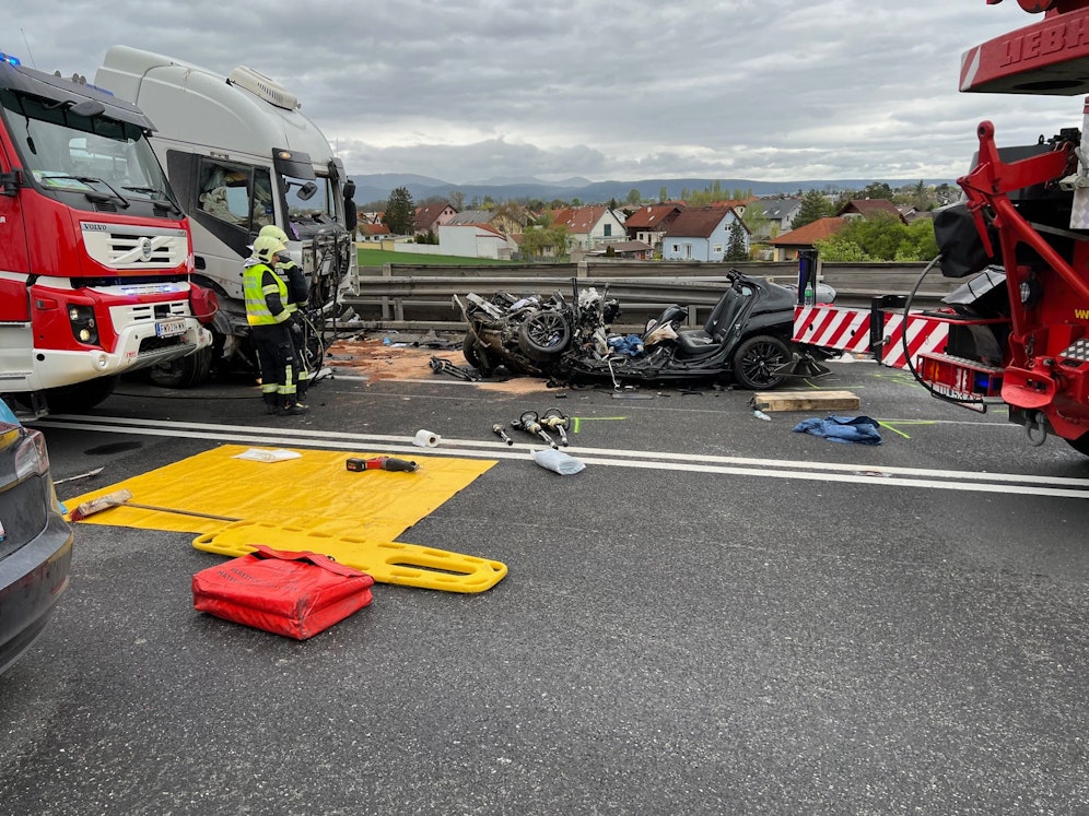 Mutter und Tochter starben in 3er-BMW: Die Lenkerin (50) war eine bekannte Kartenlegerin