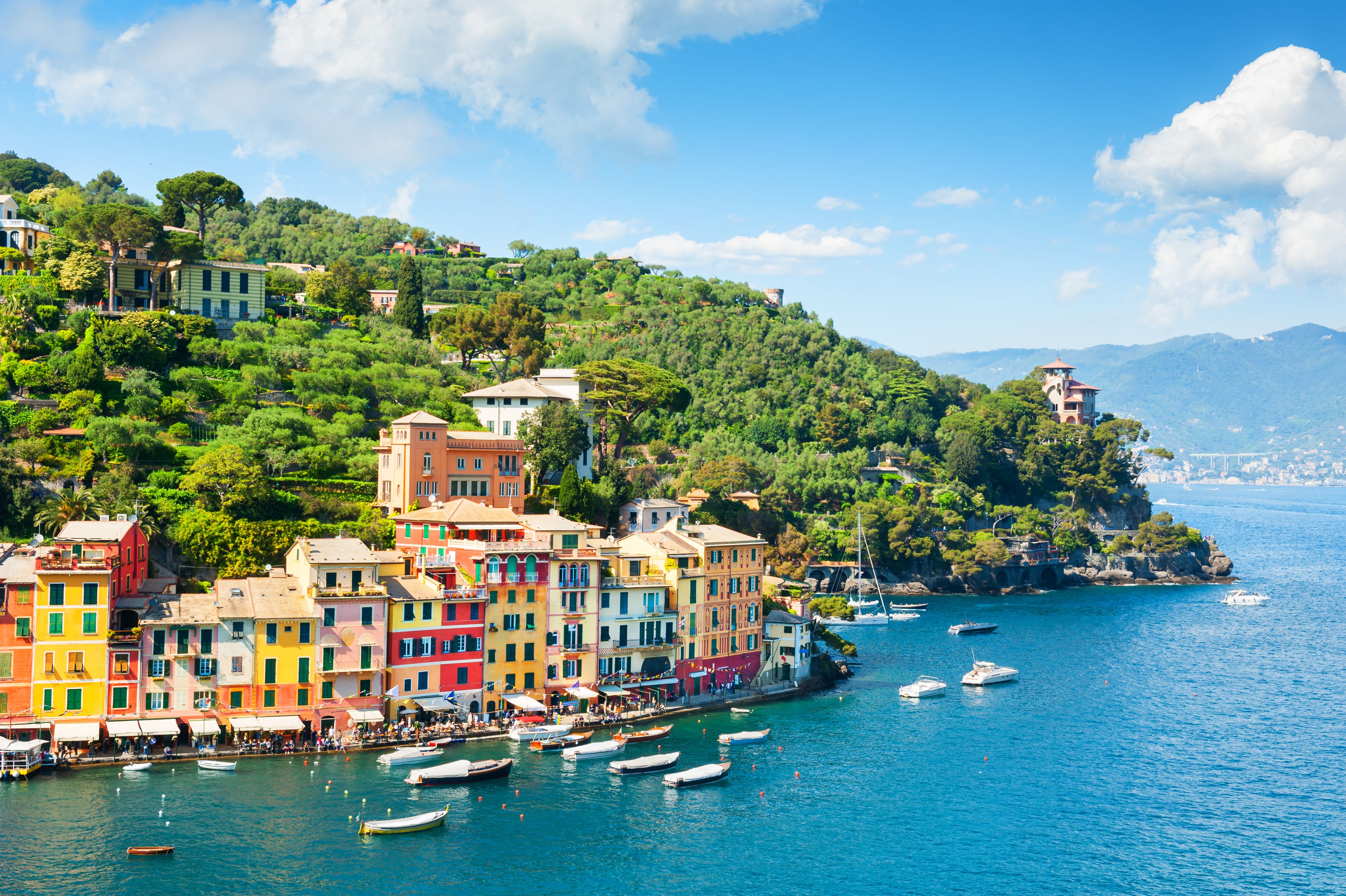Portofino ist ein beliebtes Reiseziel an Italiens Küste.