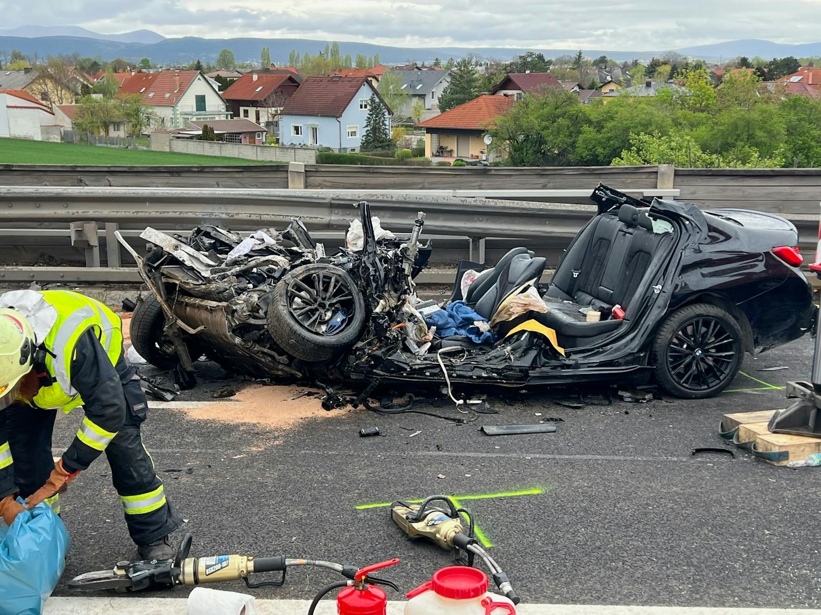 Unfalldrama auf der S4 in NÖ forderte zwei Todesopfer.