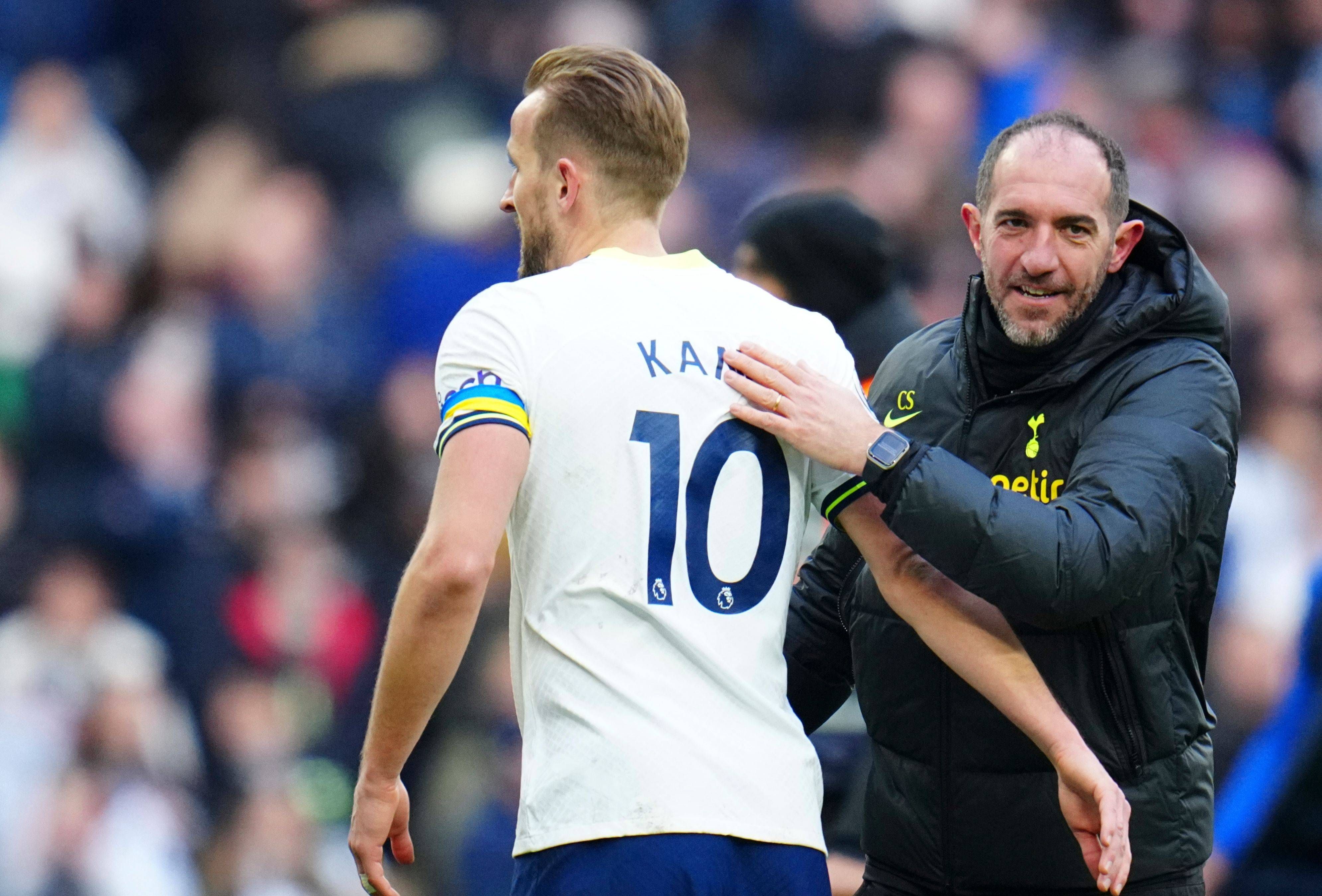 Christian Stellini (r.) muss die Spurs verlassen.