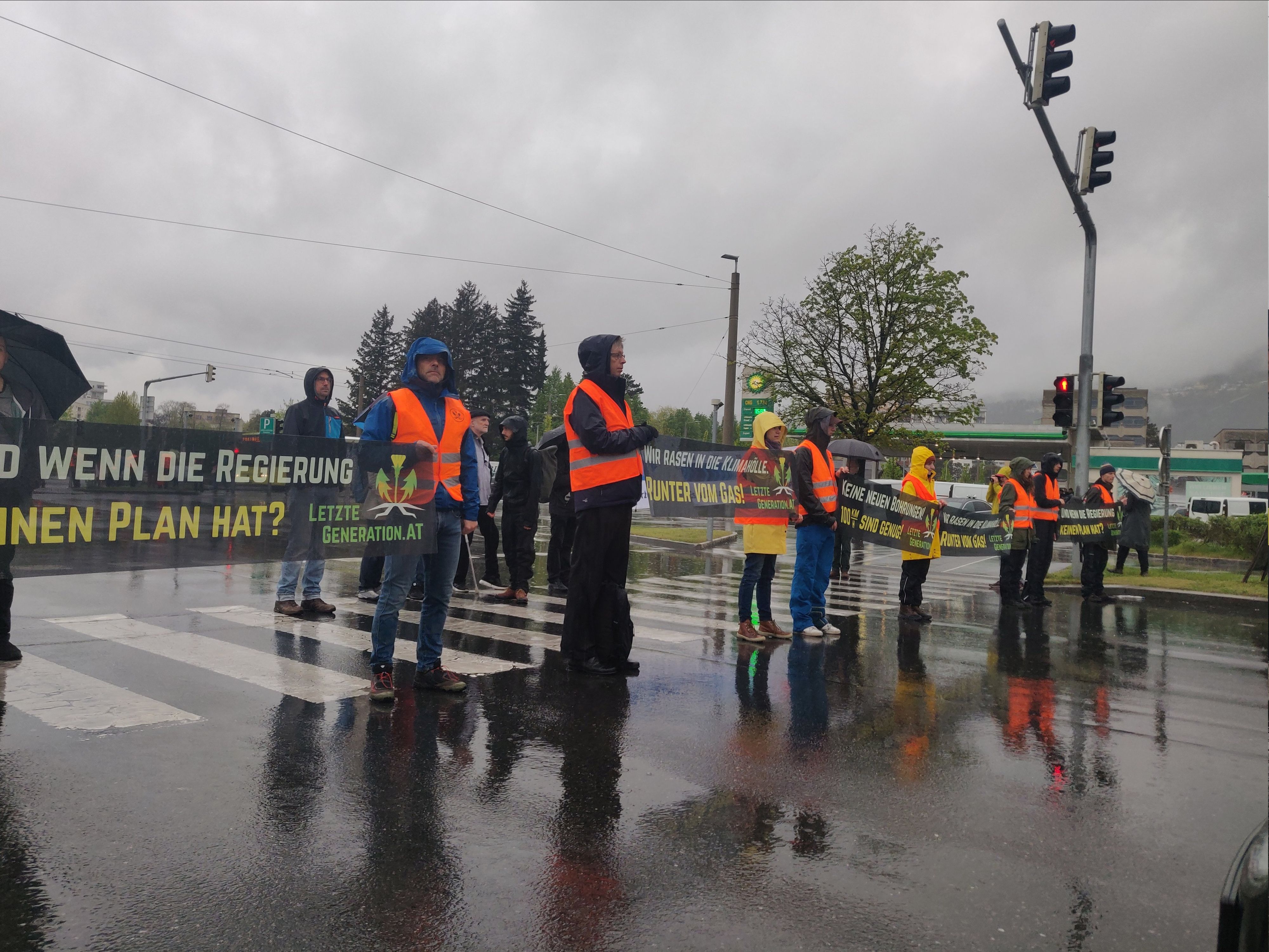 Klima-Kleber Blockieren Wieder Wichtige Verkehrsadern | Heute.at