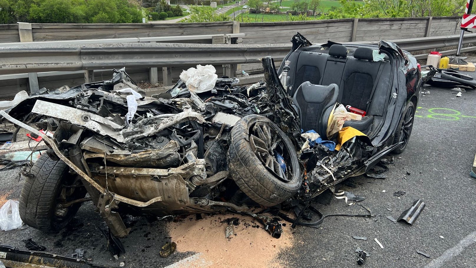 Unfalldrama auf der S4 in NÖ forderte zwei Todesopfer.