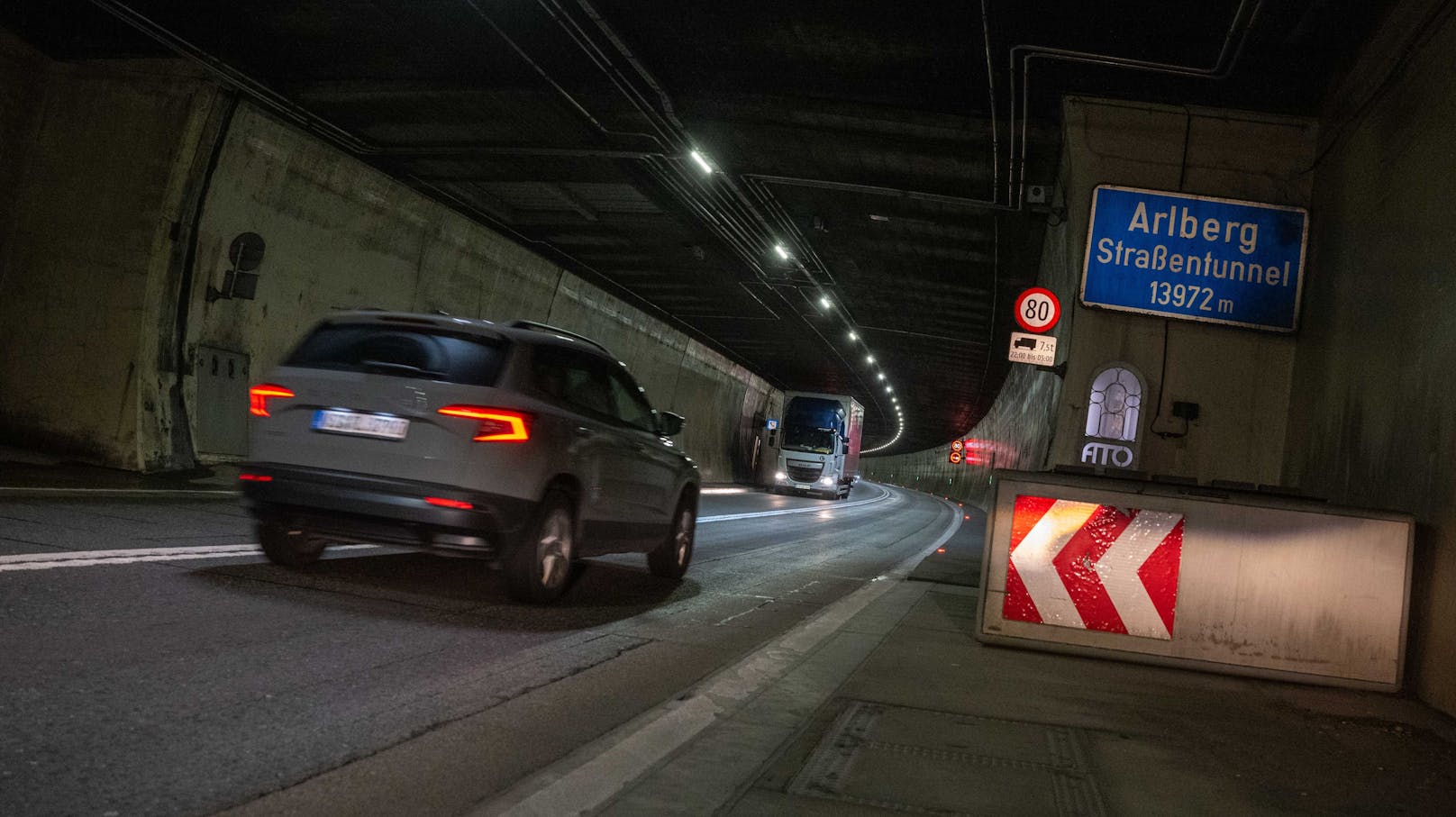 Mit seinen knapp 14 Kilometern gehört der Arlbergtunnel zu den längsten Straßentunneln Europas.