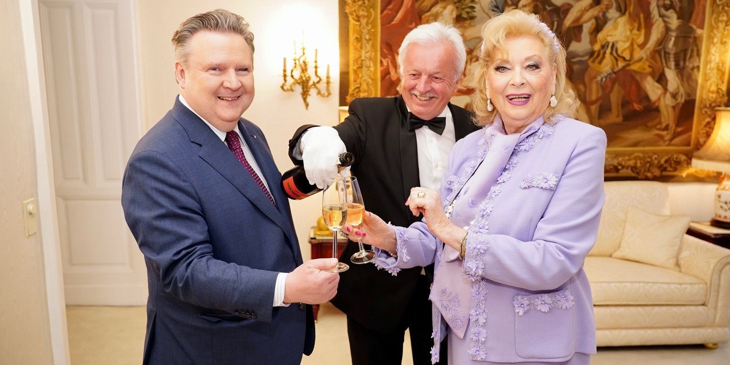 "Nur Champagner!" – Ludwig und Sarata