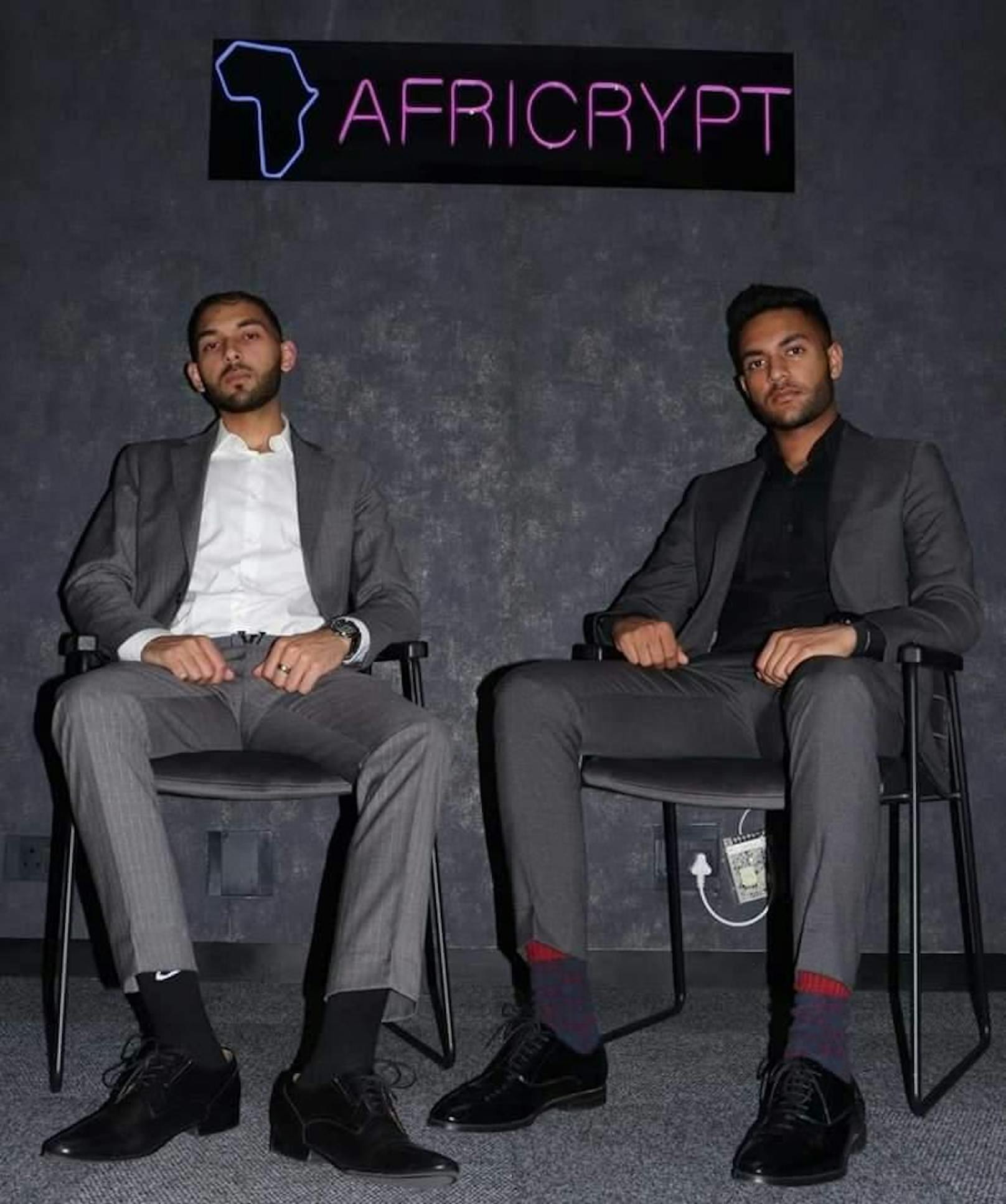 Das sind die Gründer von Africrypt: Raees und Ameer Cajee.