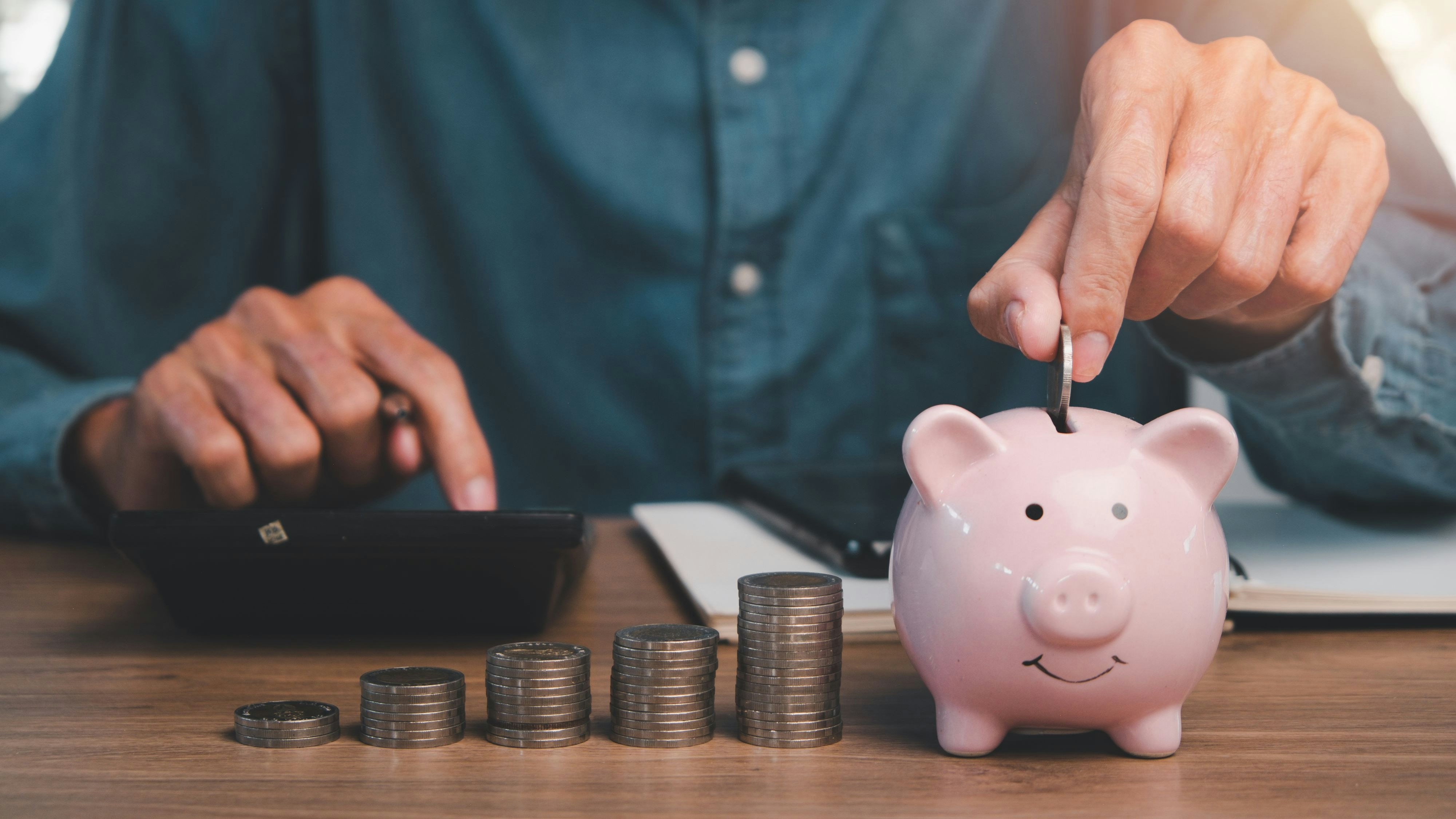 Mit ein paar Tricks kannst auch du ein sparsames Leben führen.