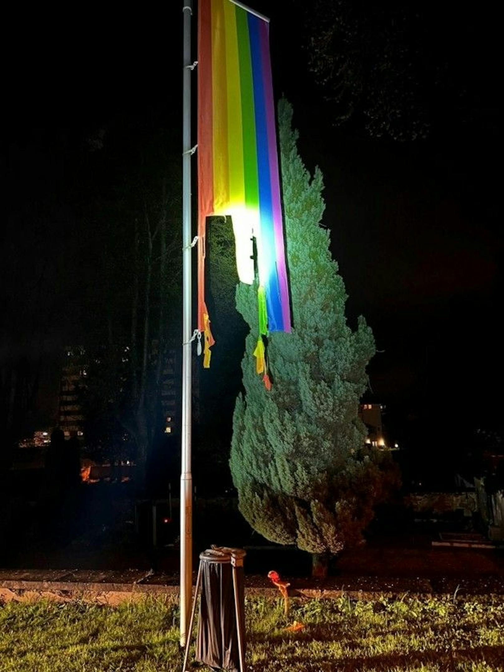 Vandalen-Anschlag auf ein LGBTQ-Symbol in Vorarlberg!