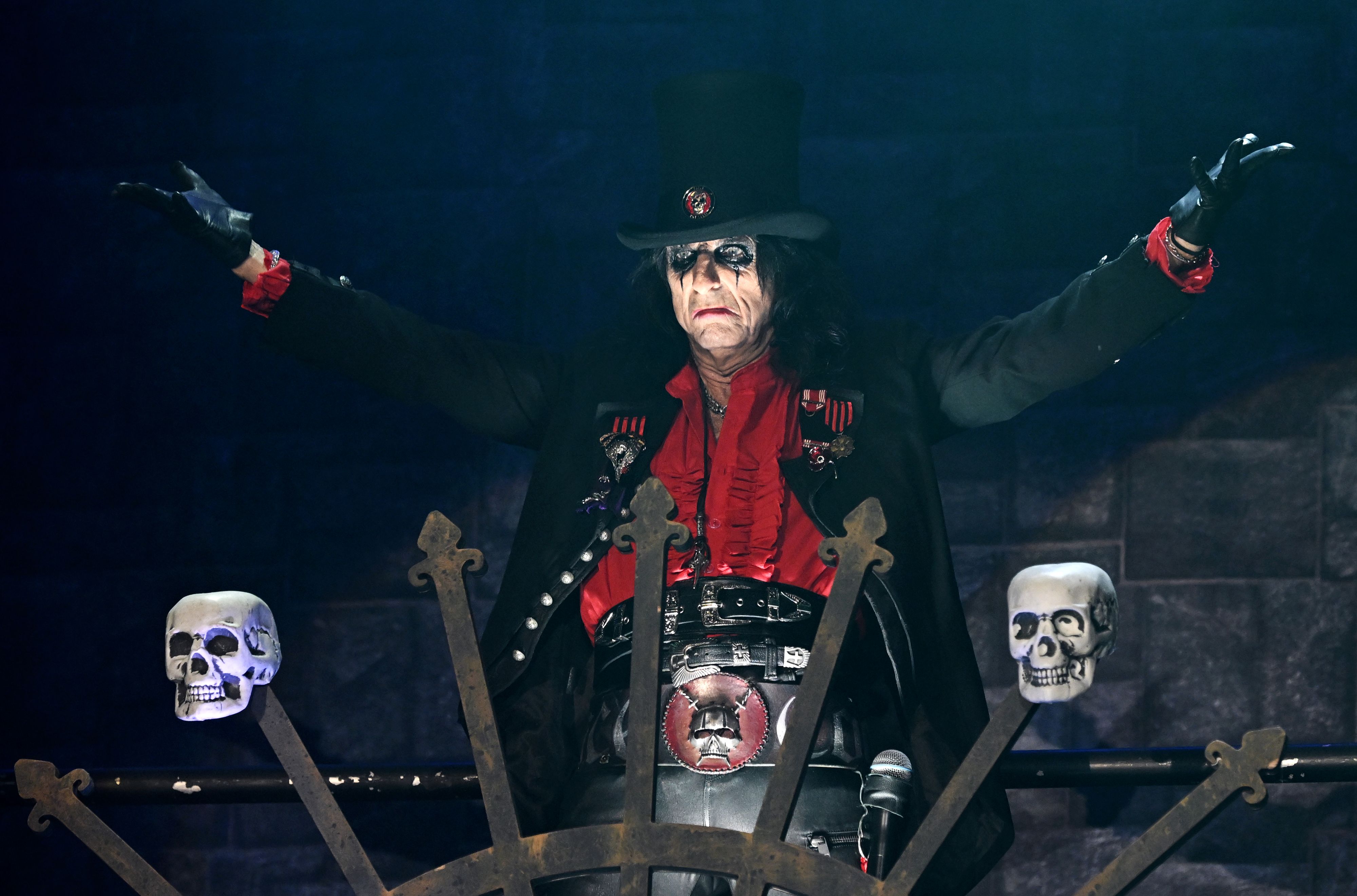 <strong>Alice Cooper</strong> am 28. Juni 2022, im Rahmen eines Konzerts in der Stadthalle in Wien. 