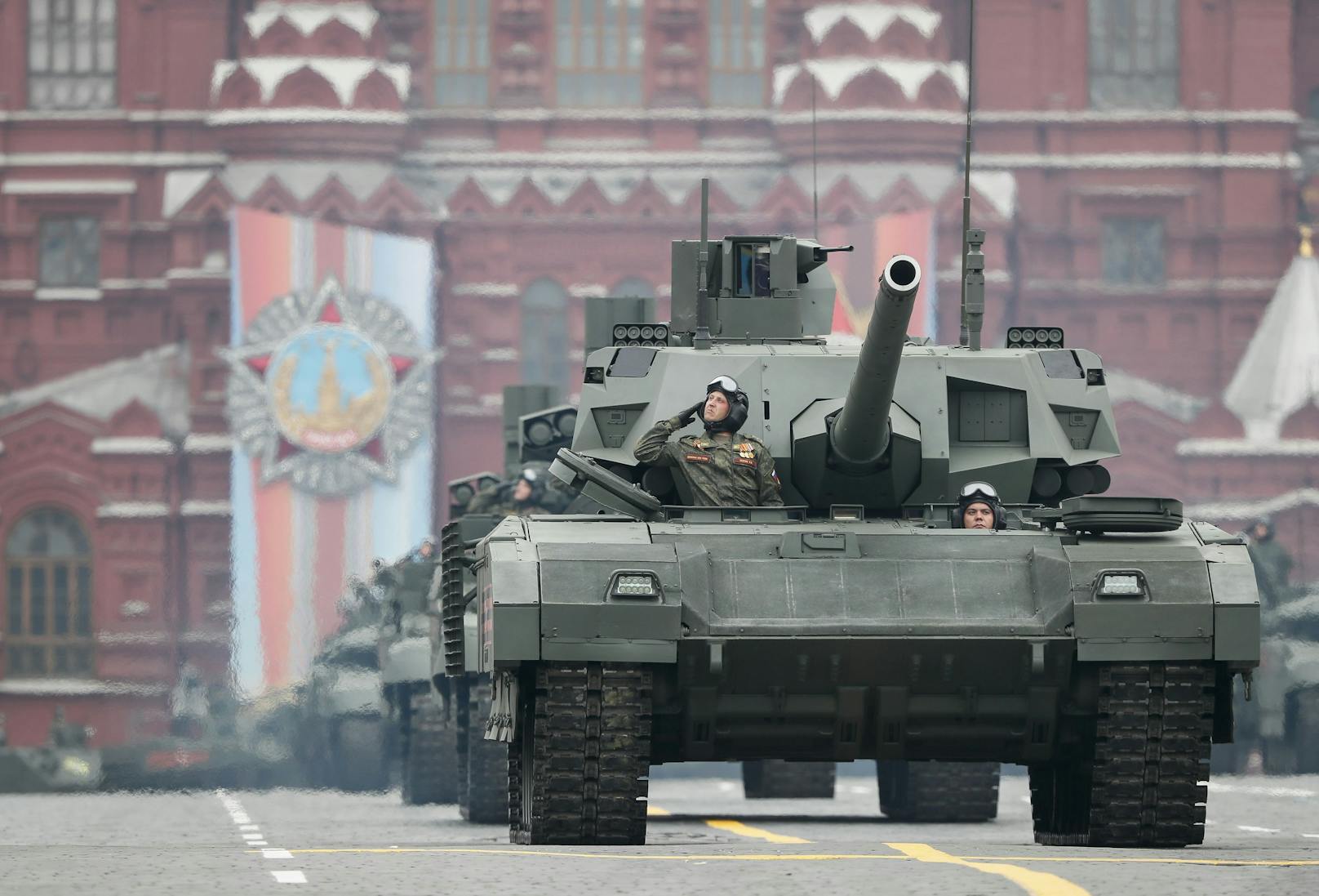 Ein T-14 "Armata" bei der Parade zum Tag des Sieges über Nazi-Deutschland am 9. Mai 2019 auf dem Roten Platz in Moskau.